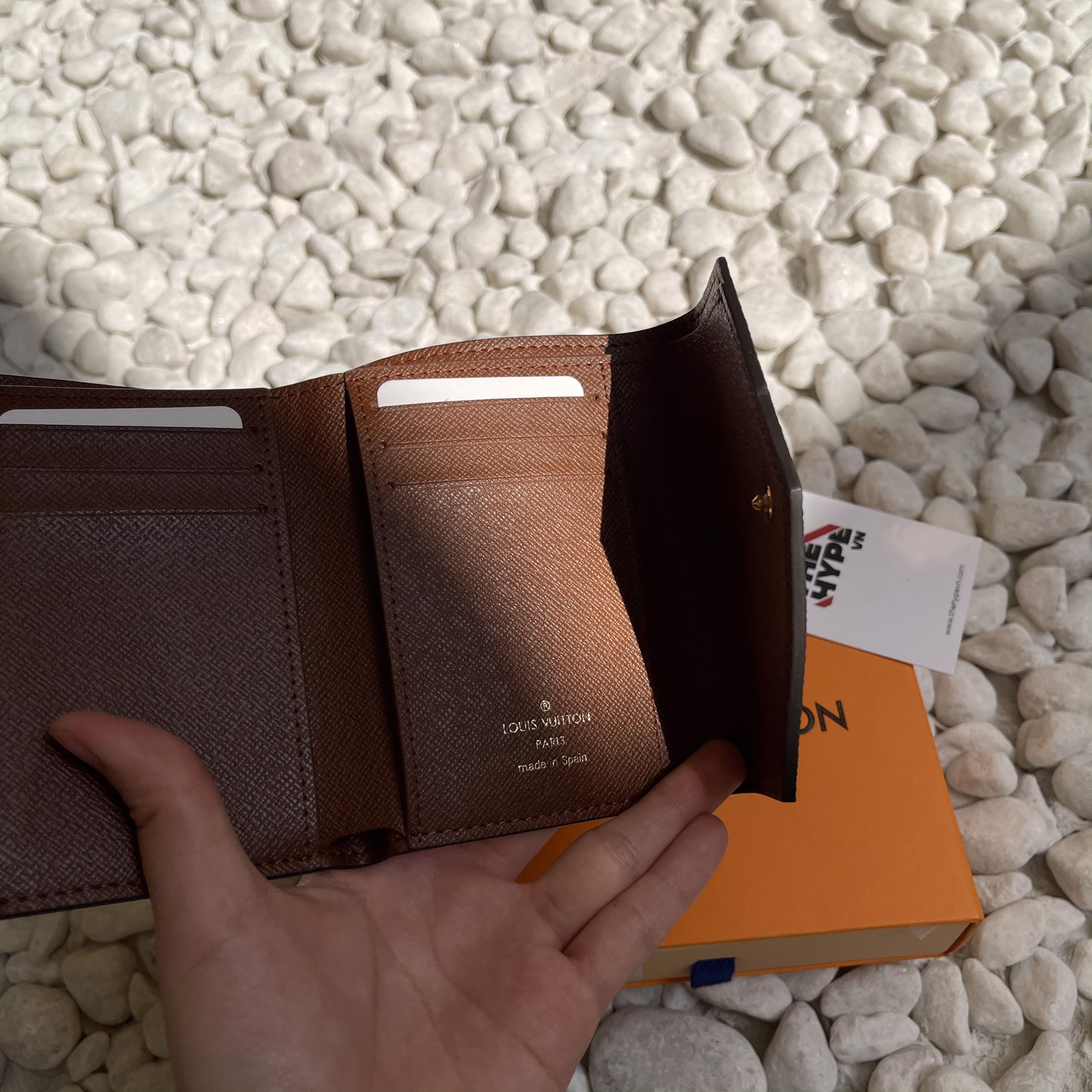 Ví đựng card Louis Vuitton VICTORINE WALLET (Brown) [Mirror Quality]
