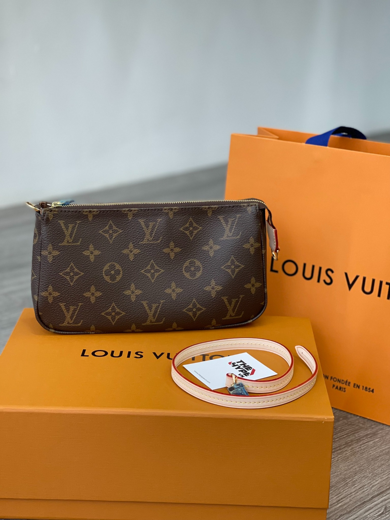 Túi Louis Vuitton Pochette Accessoires Bag [Mirror Quality]