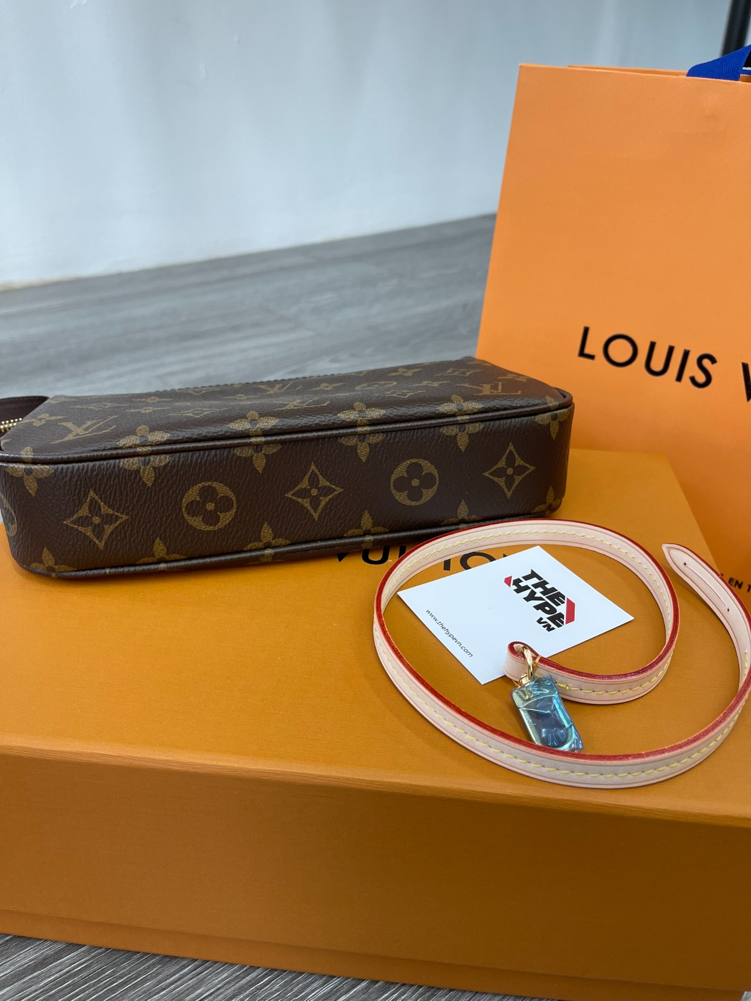 Túi Louis Vuitton Pochette Accessoires Bag [Mirror Quality]