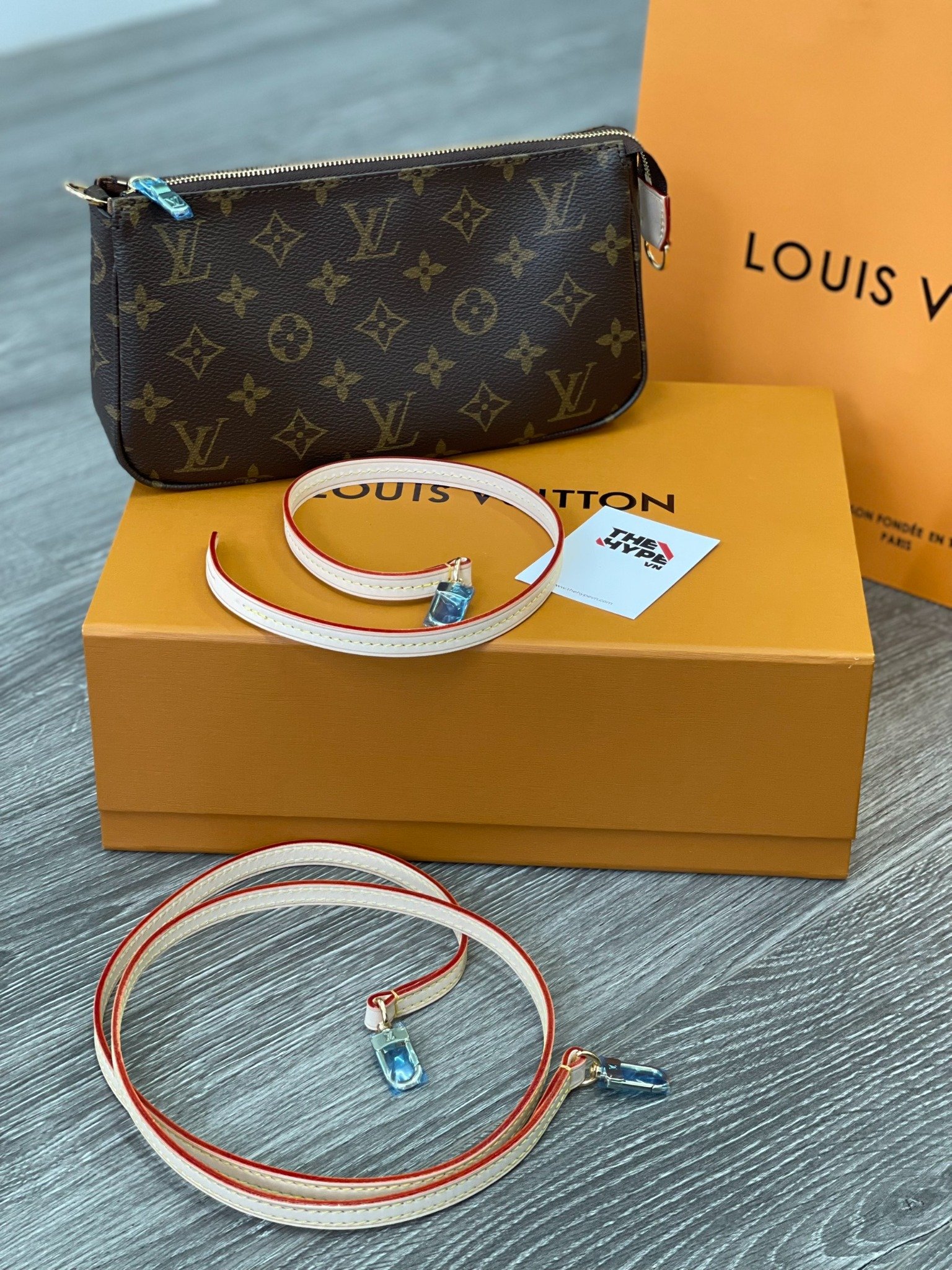 Túi Louis Vuitton Pochette Accessoires Bag [Mirror Quality]