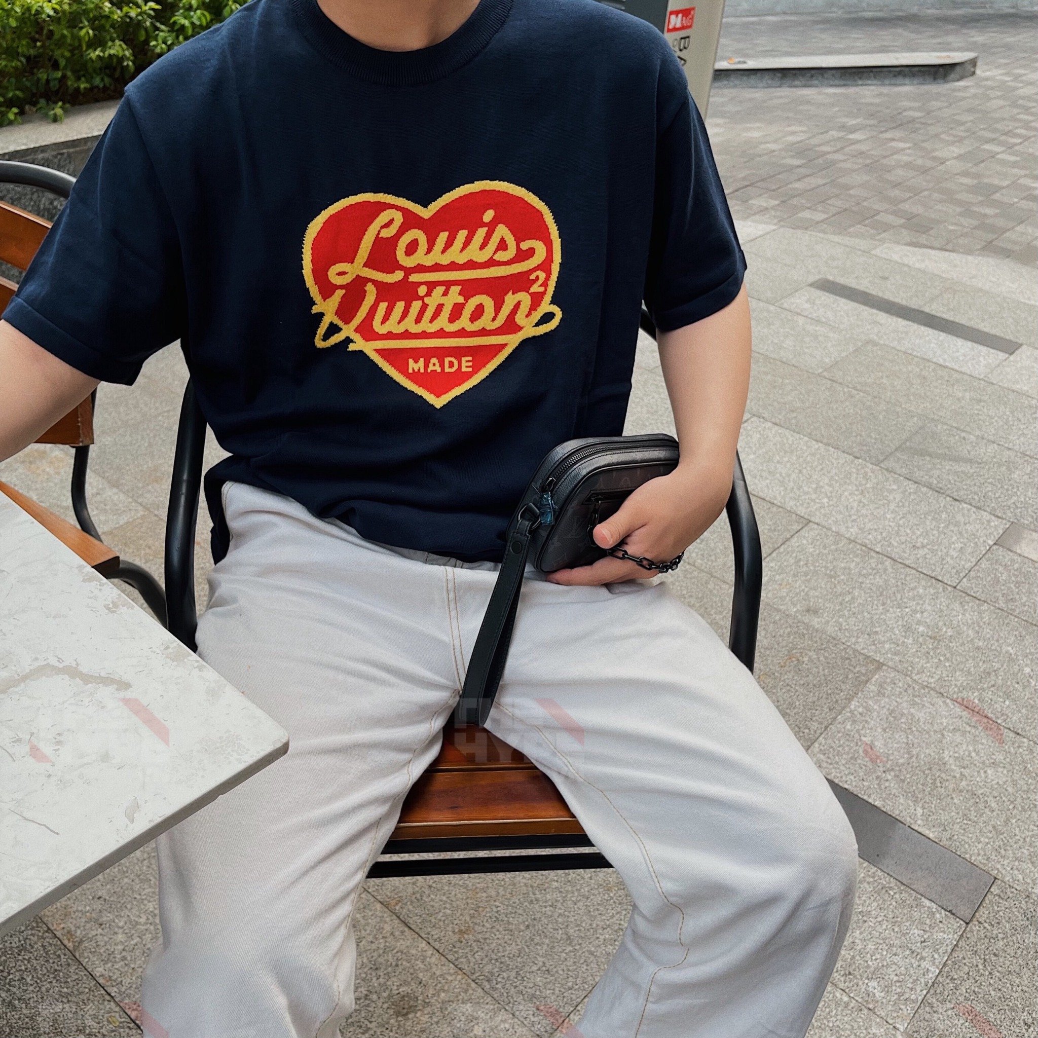 LOUIS VUITTON TEE - Áo LV Intarsia Jacquard Heart (Navy) [Mirror Quality]