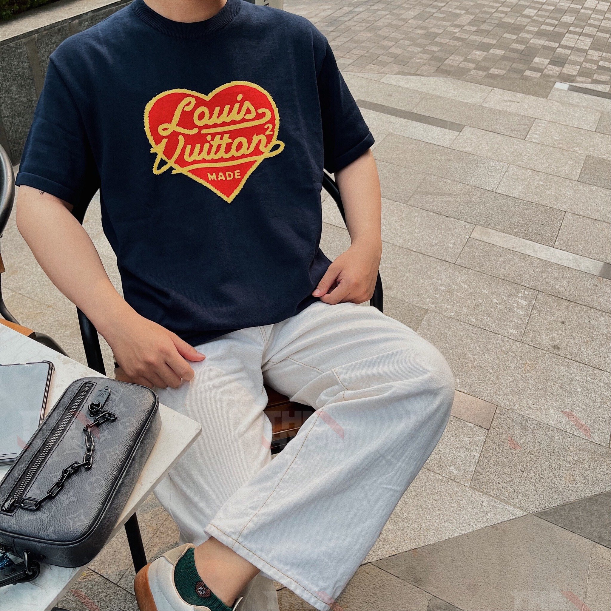 LOUIS VUITTON TEE - Áo LV Intarsia Jacquard Heart (Navy) [Mirror Quality]