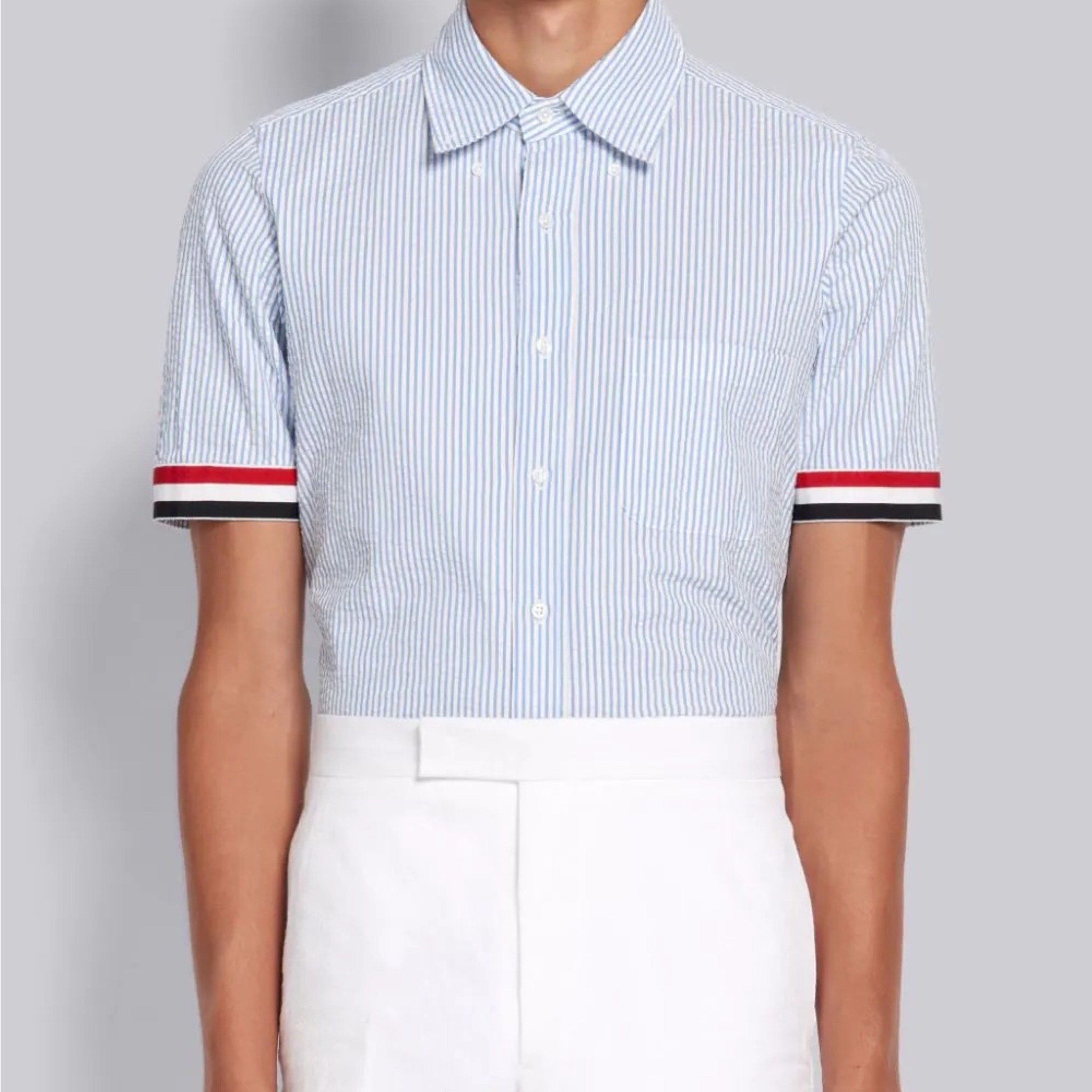 THOM BROWNE SHIRT - Áo sơ mi Thom Browne Seensucker Grosgrain Cuff Straight (Light Blue) [MIRROR QUALITY]