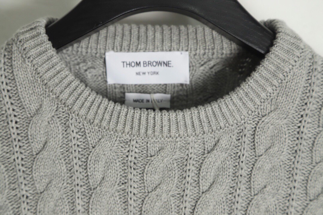 THOM BROWNE SWEATER - Áo TB 4-bar Cable Knit (Xám) [Mirror quality]