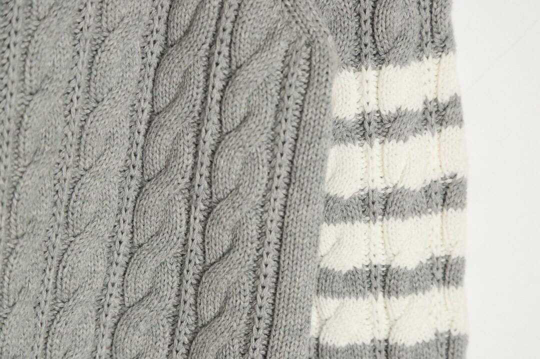 THOM BROWNE SWEATER - Áo TB 4-bar Cable Knit (Xám) [Mirror quality]