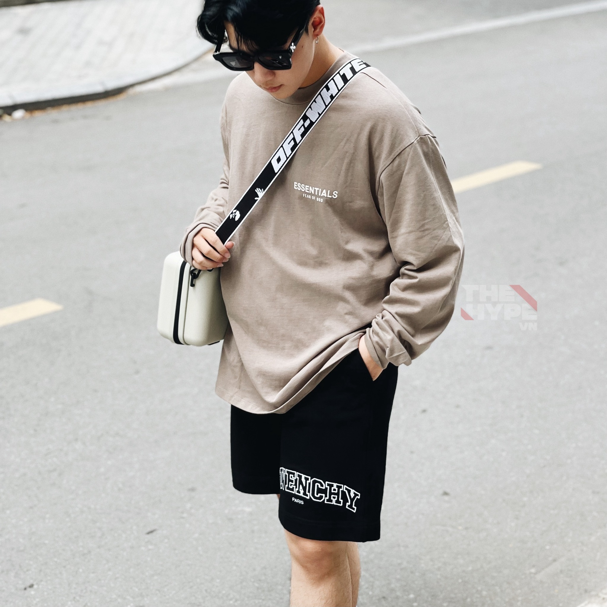 GIVENCHY SHORTS - Quần Ngắn GVC Boxy Embroidered Logo (Black) [Mirror Quality]