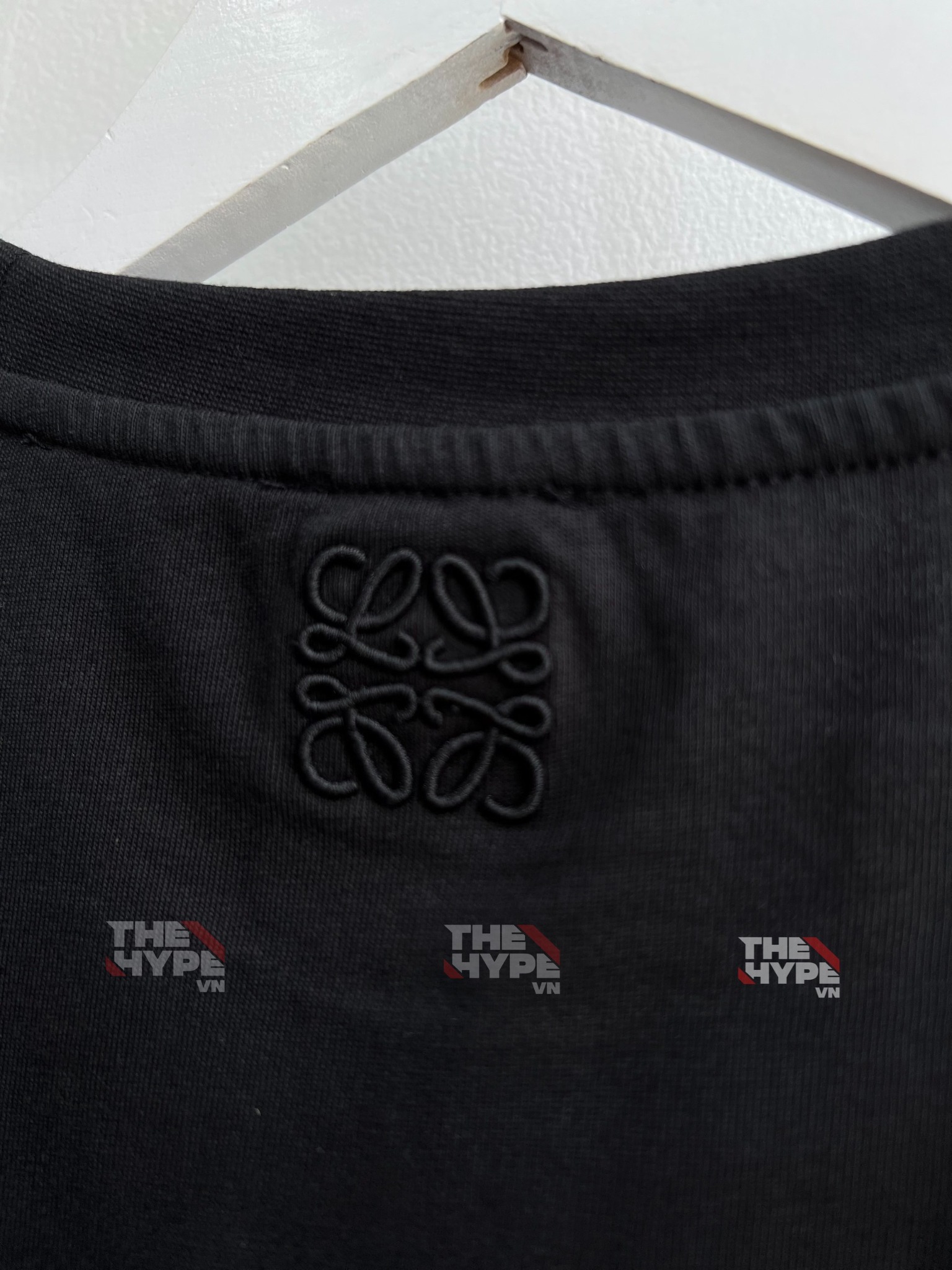 LOEWE TEE - Áo Thun Loewe Neon Embroidered Logo (Black) [MIRROR QUALITY]