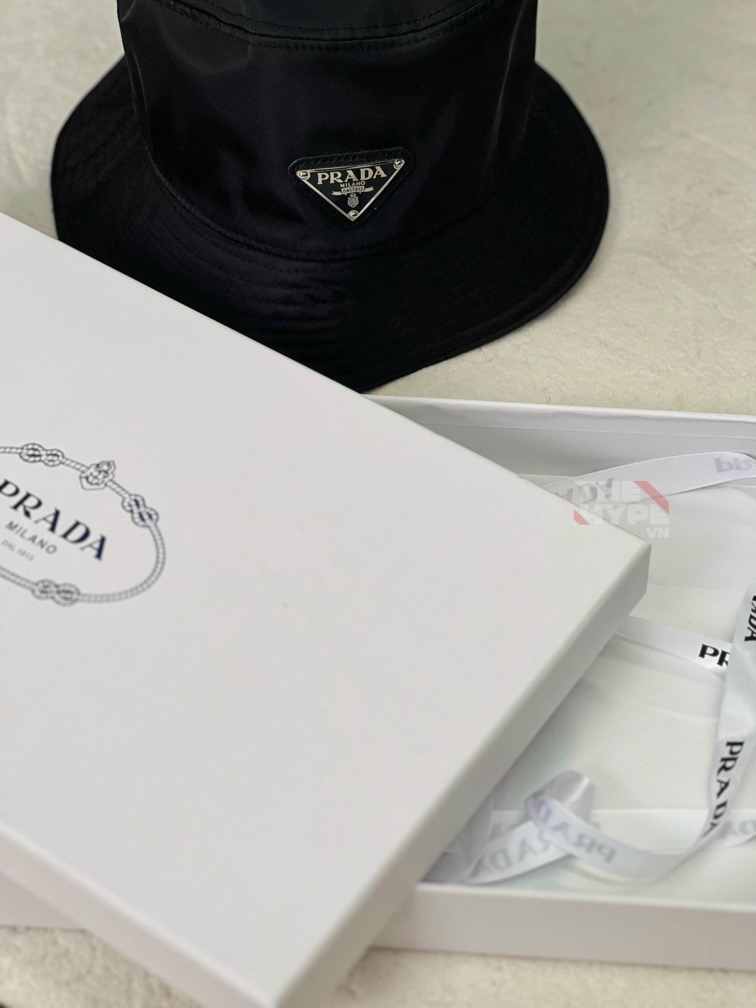 PRADA BUCKET HAT- Nón Re-Nylon Bucket Hat [Mirror Quality]