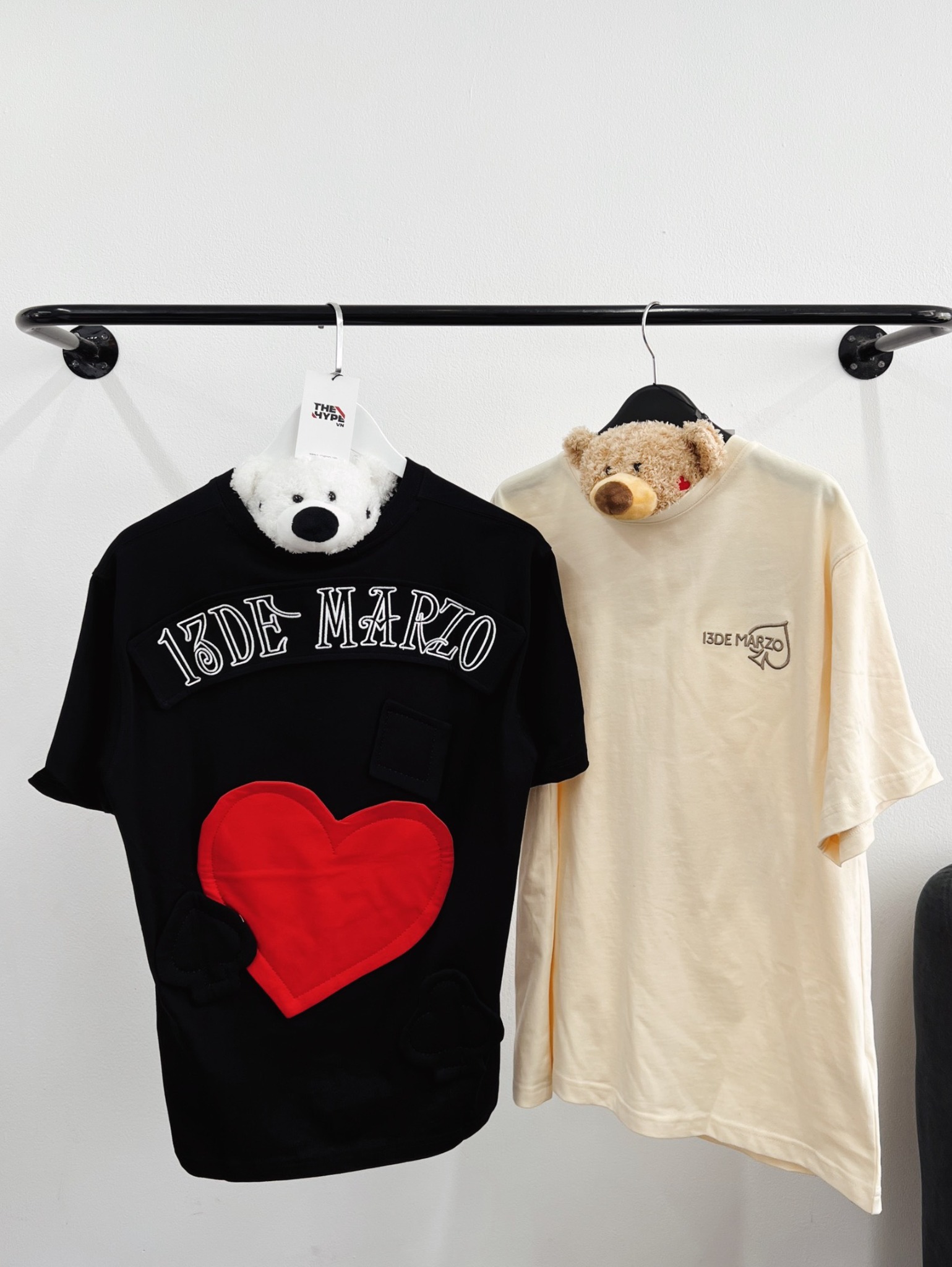 13DE MARZO TEE - Áo Thun 13De Poker Heart Whisper (Kem) Best Quality