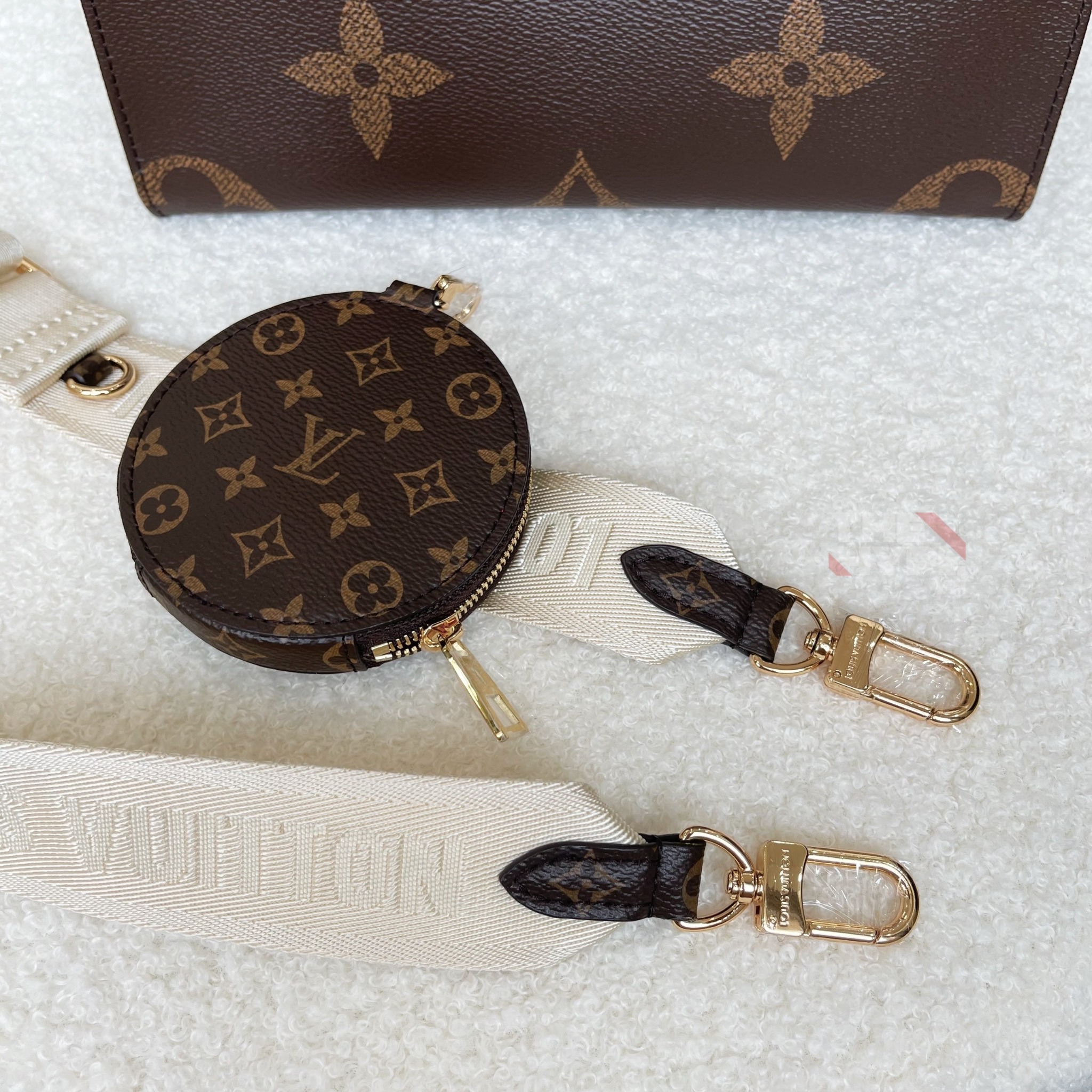 Túi Louis Vuitton On The Go PM [Mirror Quality]
