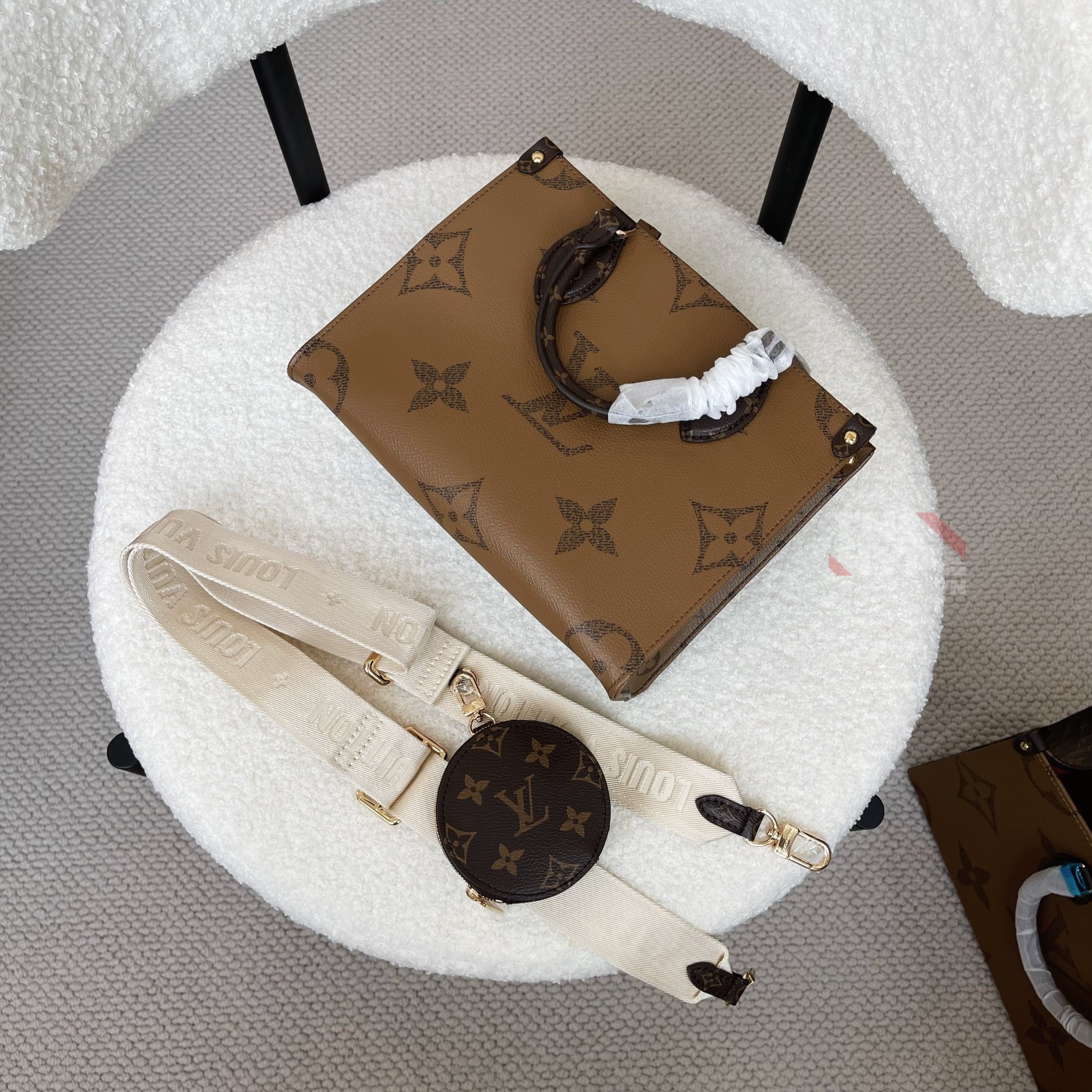 Túi Louis Vuitton On The Go PM [Mirror Quality]