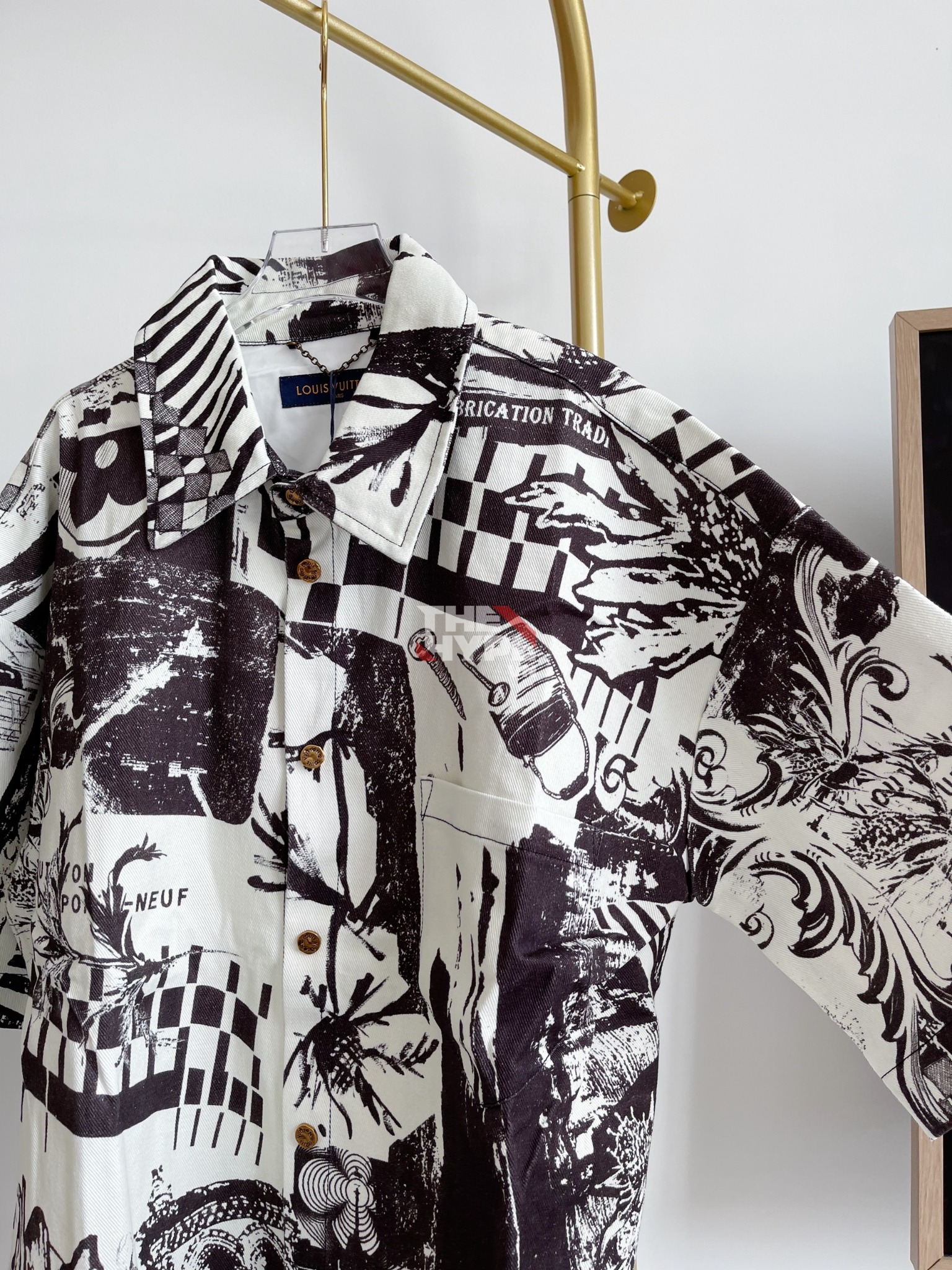 LOUIS VUITTON SHIRT - Áo Sơ Mi LV Short-Sleeved Denim Shirt (Black) [Mirror Quality]