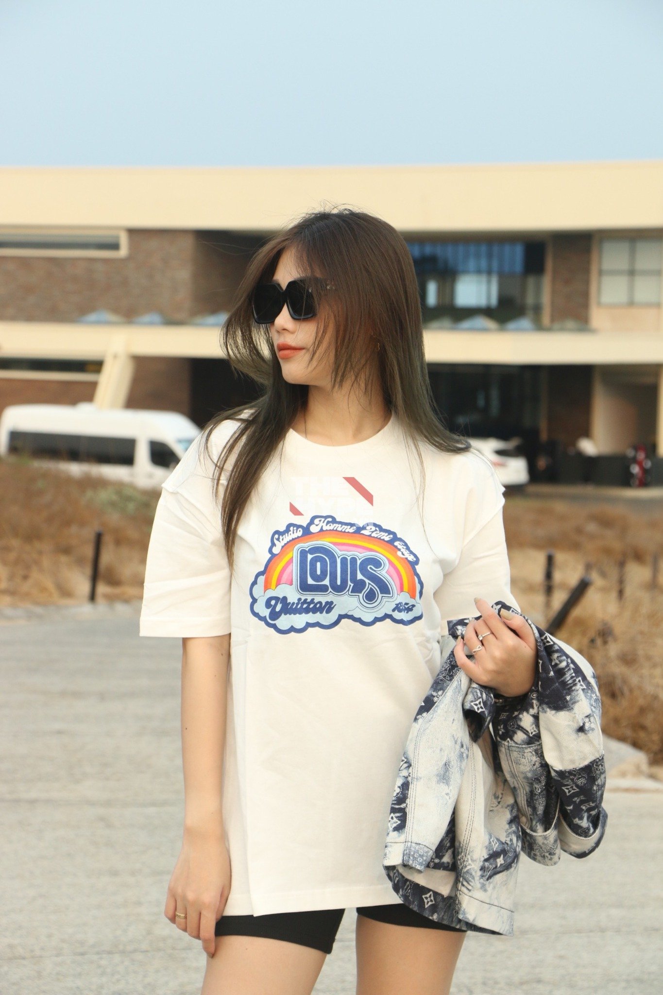 LOUIS VUITTON TEE - Áo Thun LV Rainbow Printed (White) [Mirror Quality]