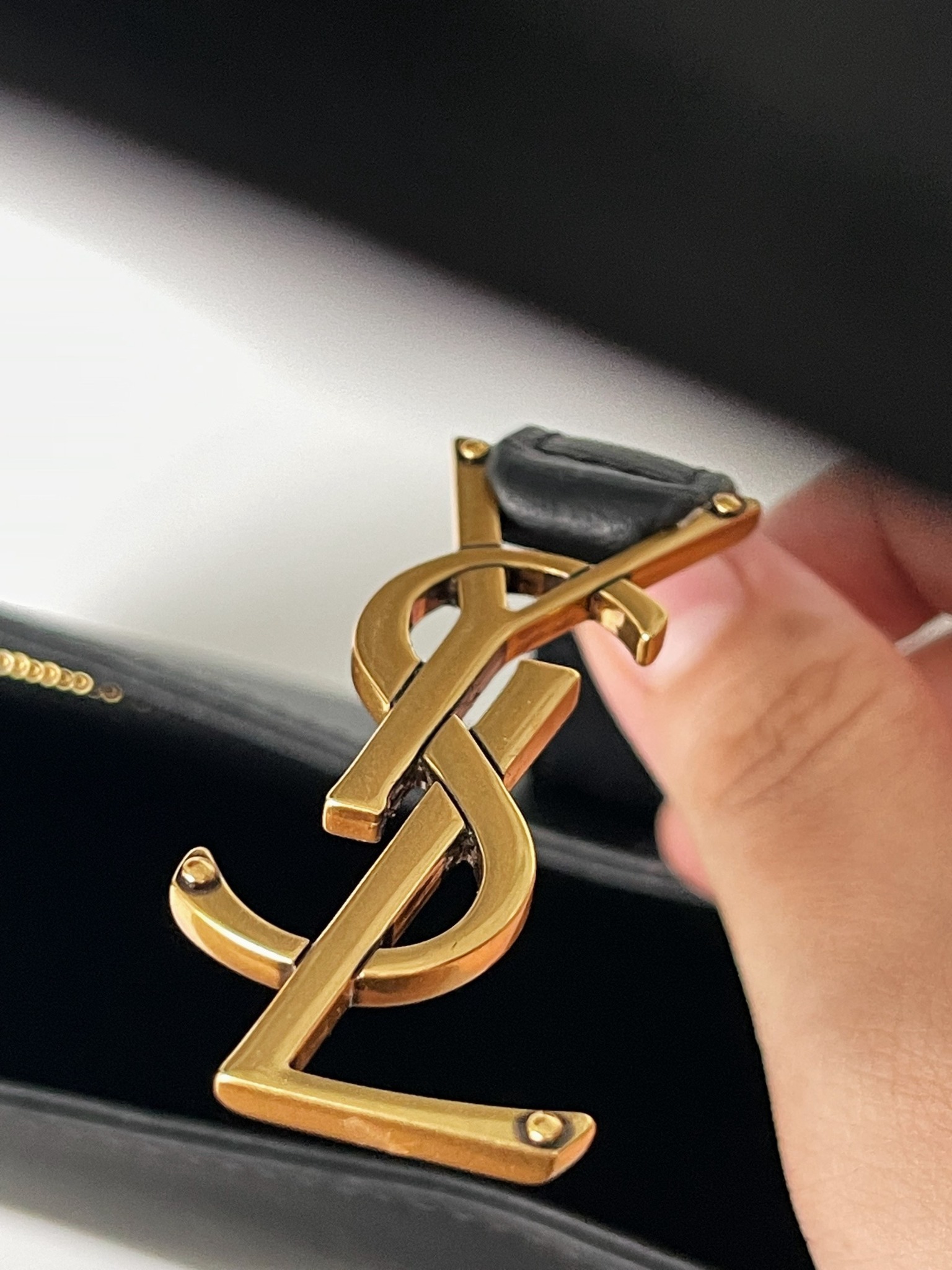 SAINT LAURENT -Túi YSL LE 7 HOBO BAG (Black) [Mirror Quality] -