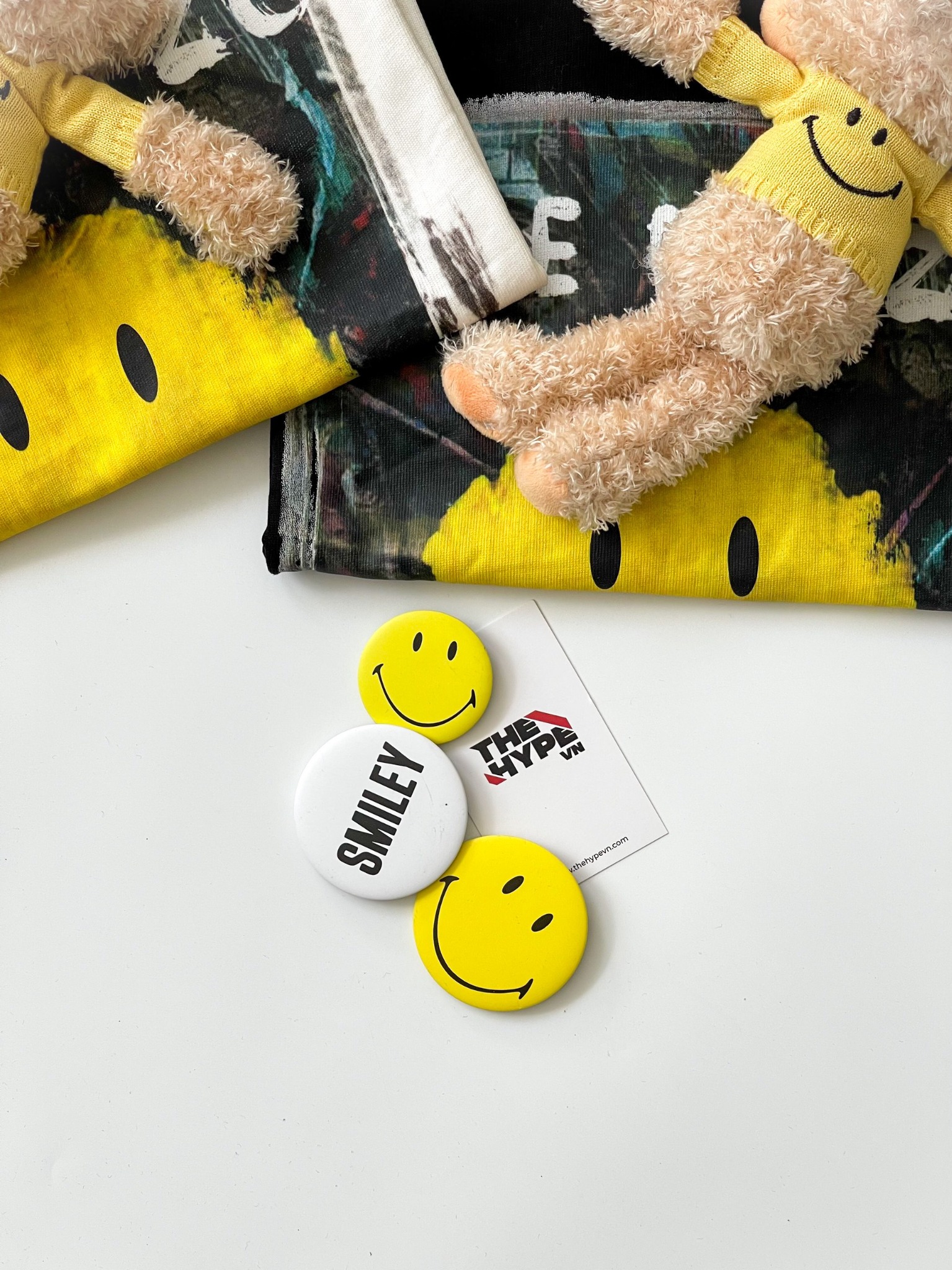 13DE MARZO TEE - Áo Thun Smile Broken Pin Graffiti (White) Best Quality