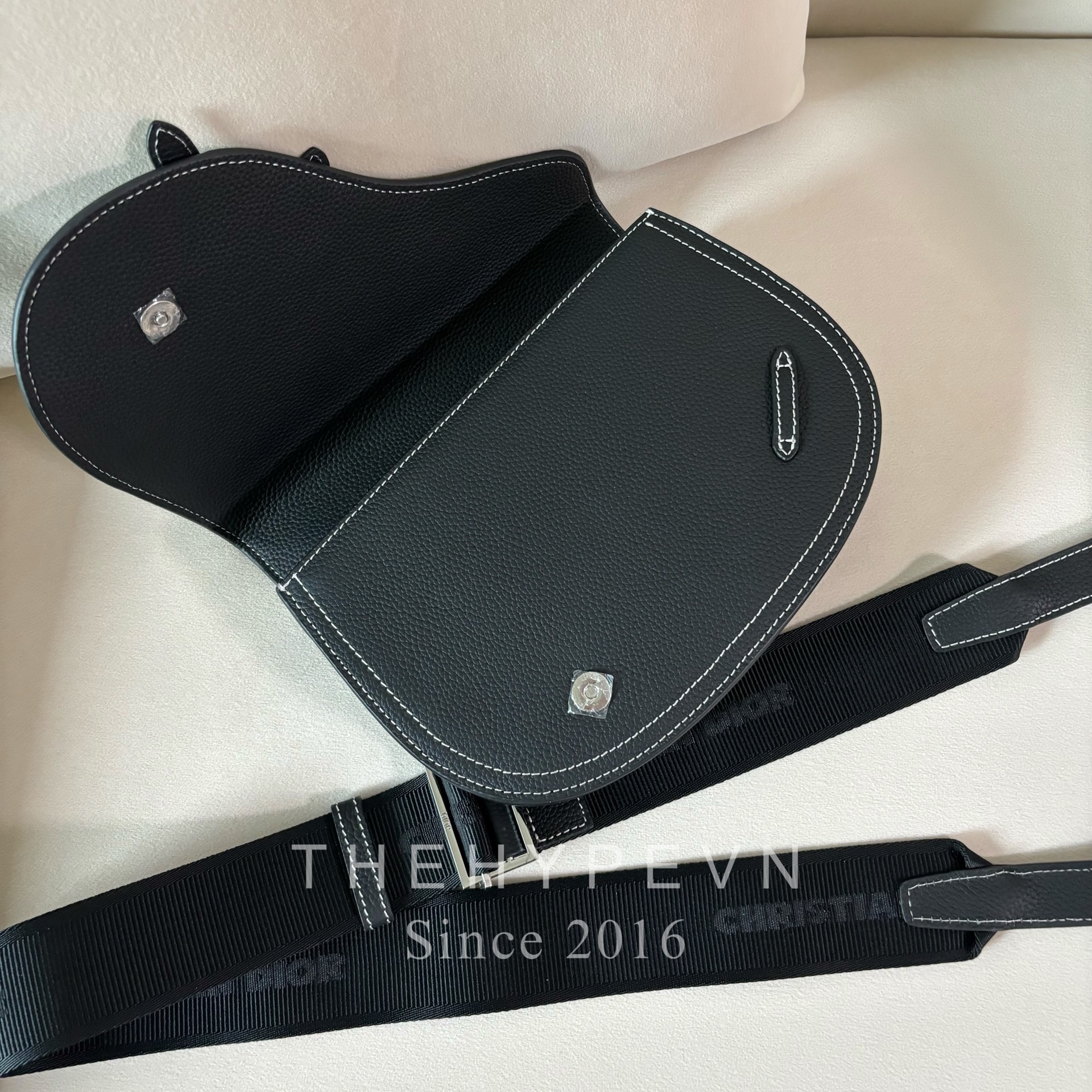 Túi Dior x Kaws Pouch Saddle (Black) [Mirror Quality]