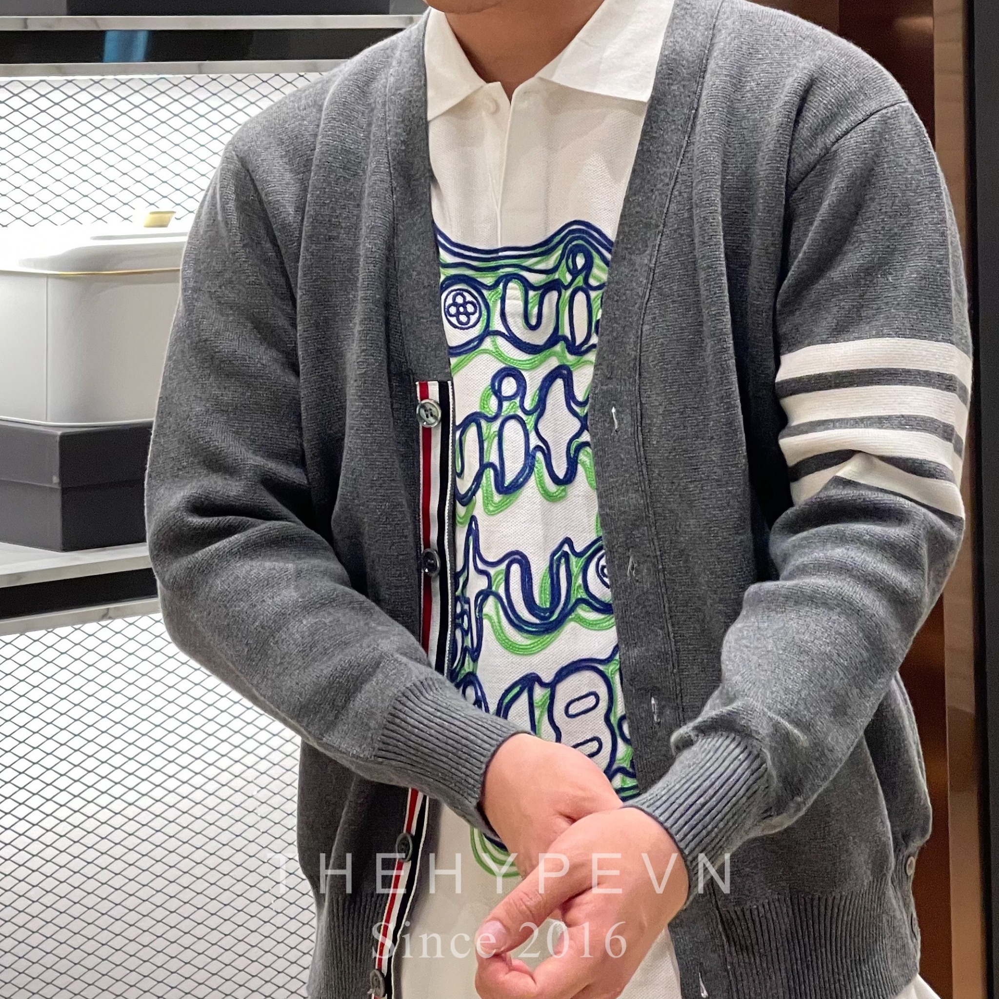 THOM BROWNE CARDIGAN - Áo khoác TB Merino (Xám Đậm) [Mirror quality]