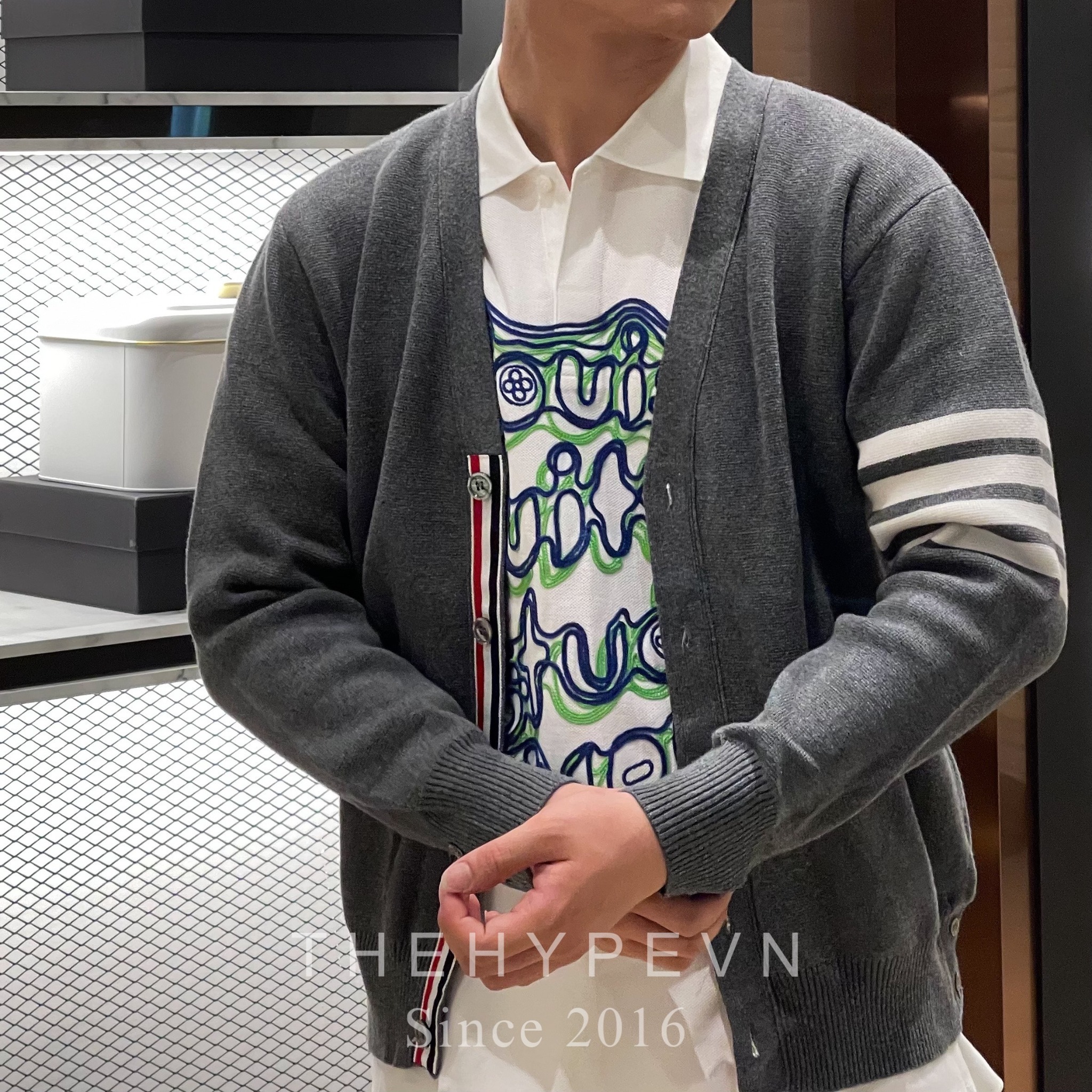 THOM BROWNE CARDIGAN - Áo khoác TB Merino (Xám Đậm) [Mirror quality]