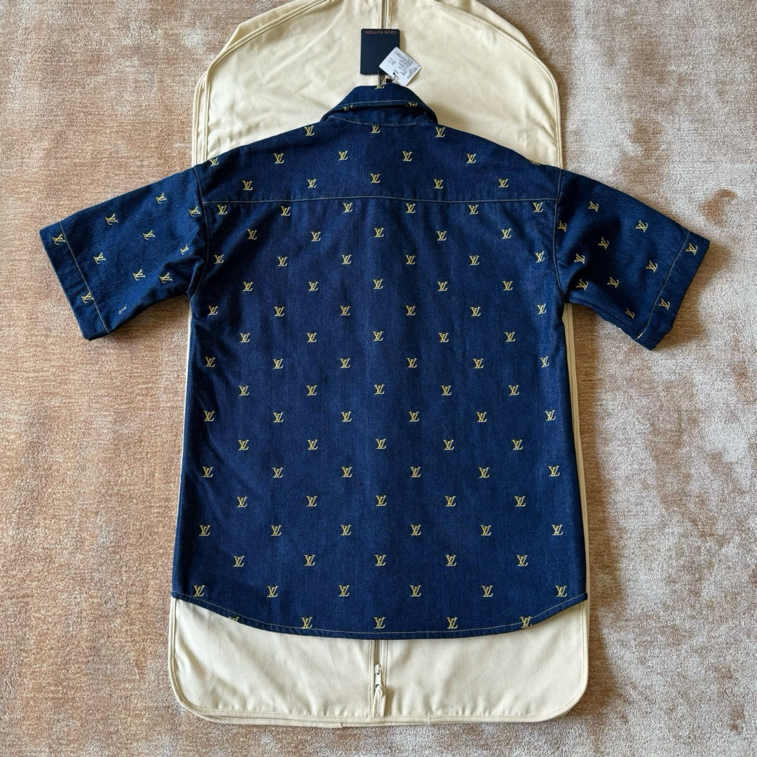 ÁO SƠ MI LOUIS VUITTON LV SIGNATURE GOLD MONOGRAM BLASON JACKET (BLUE DENIM)