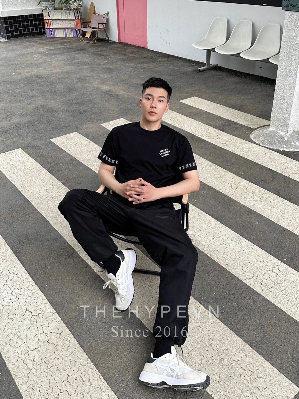 Áo Thun Louis Vuitton Cotton Crewneck (Black) [Mirror Quality]