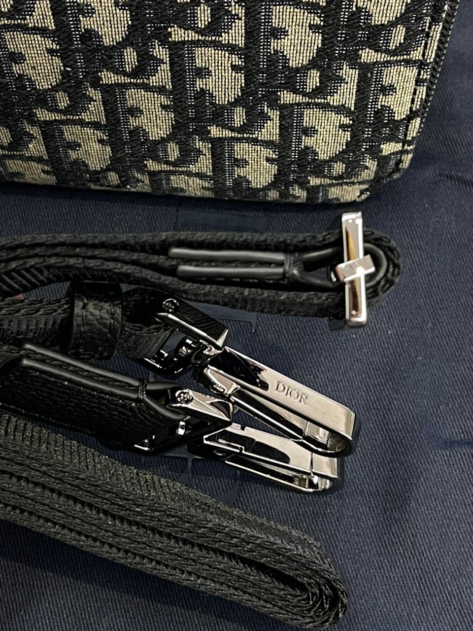 Túi Dior Pouch with Strap Beige and black Oblique [Mirror Quality]