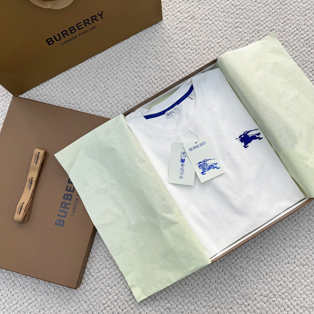 Áo thun Burberry BBR Equestrian Knight (White) [Mirror Quality]