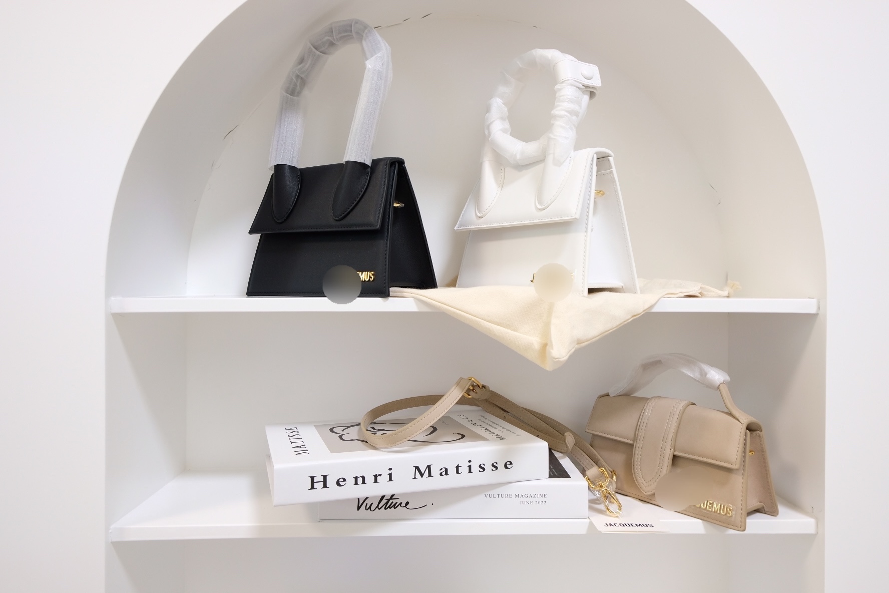 Túi Jacquemus Bambino size Mini (Dark Beige) [Mirror Quality]