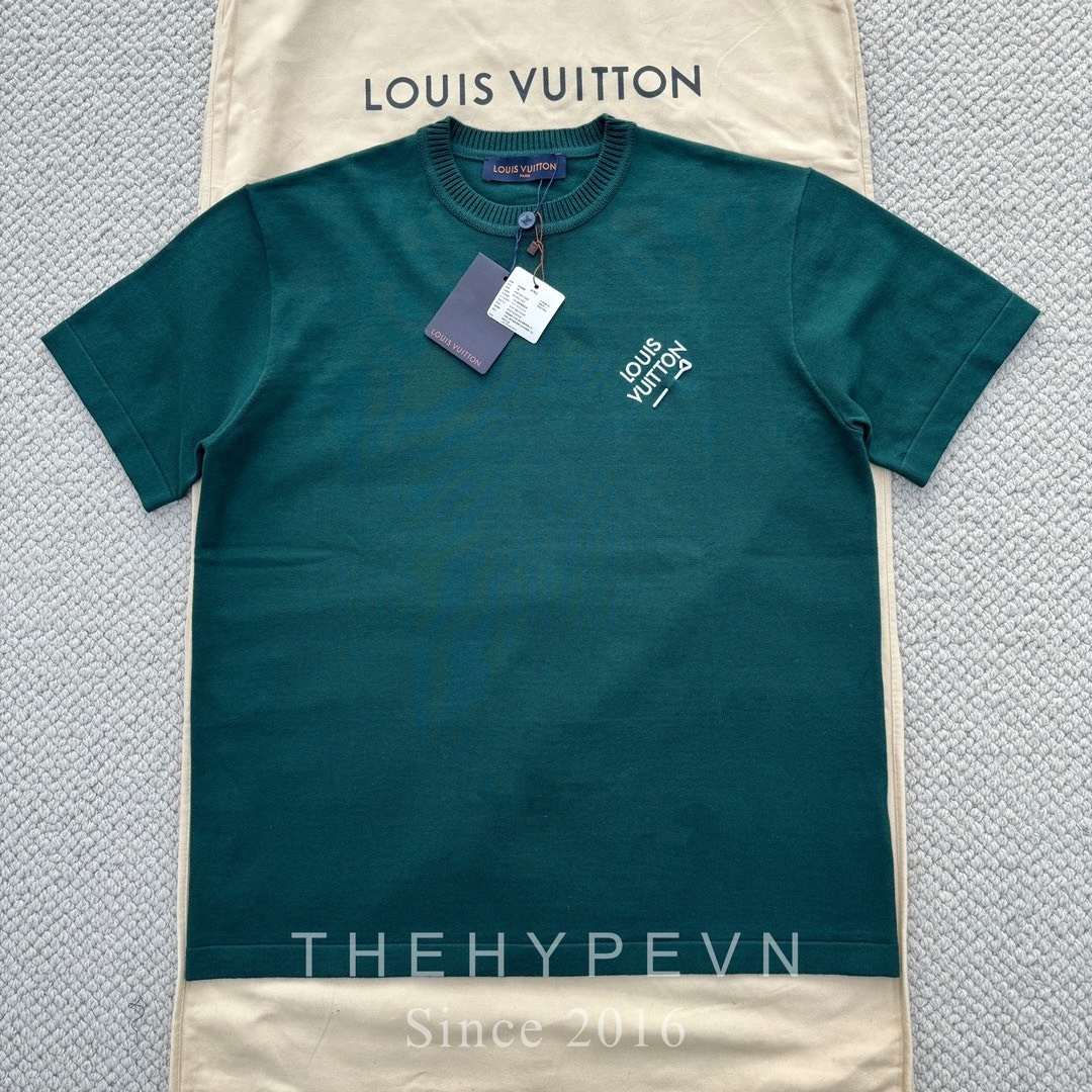 Áo Thun Louis Vuitton LV Wardrobe Stable (Pine Green) [Mirror Quality]