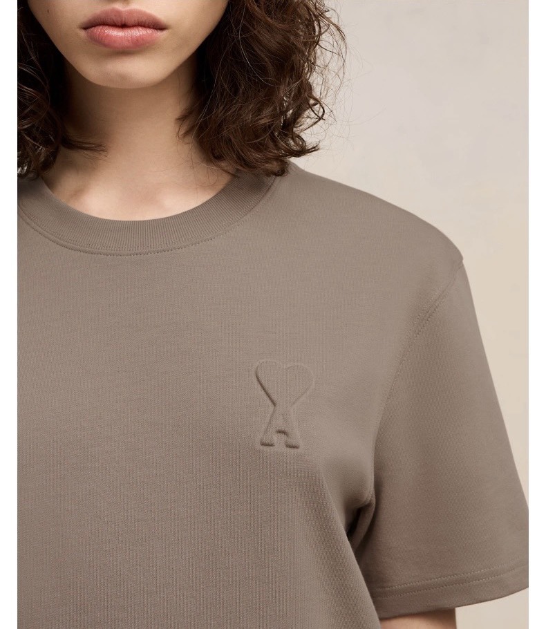 ÁO PHÔNG AMI PARIS EMBOSSED HEART LOGO TEE (LIGHT TAUPE)