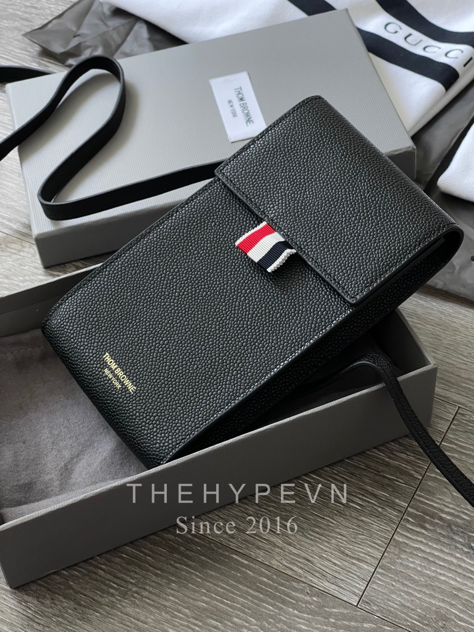 TÚI THOM BROWNE STRAP PHONE HOLDER (BLACK)