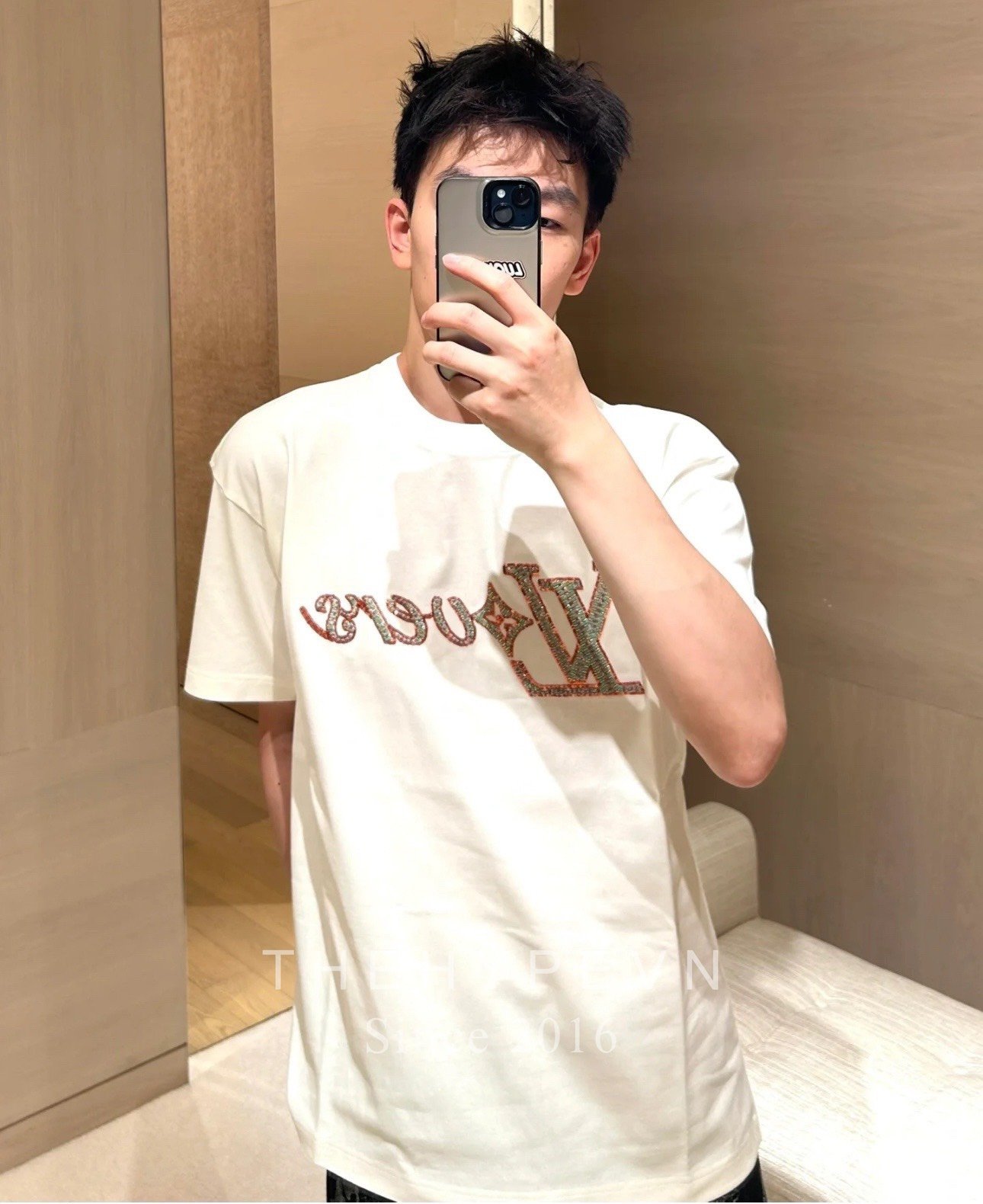 Áo Thun Louis Vuitton Embroidered Short-Sleeved (White) [Mirror Quality]