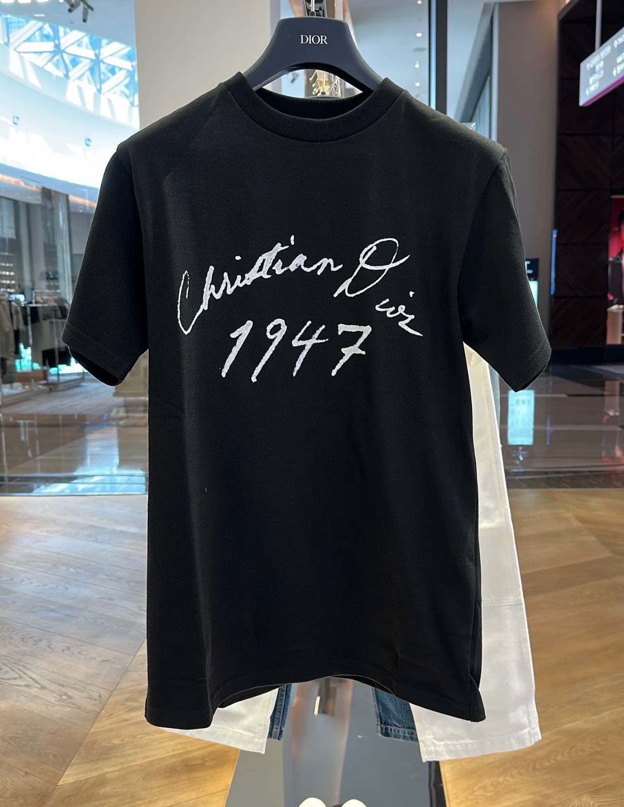 Áo Thun Dior Handwritten 1947 (Black) [Mirror Quality]