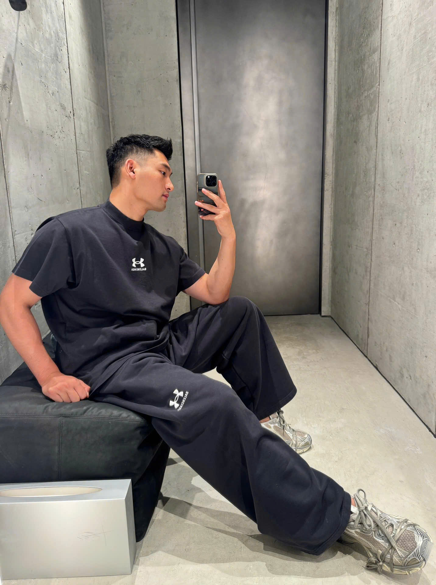 Áo Thun Balenciaga x Under Amount (Black) [Mirror Quality]
