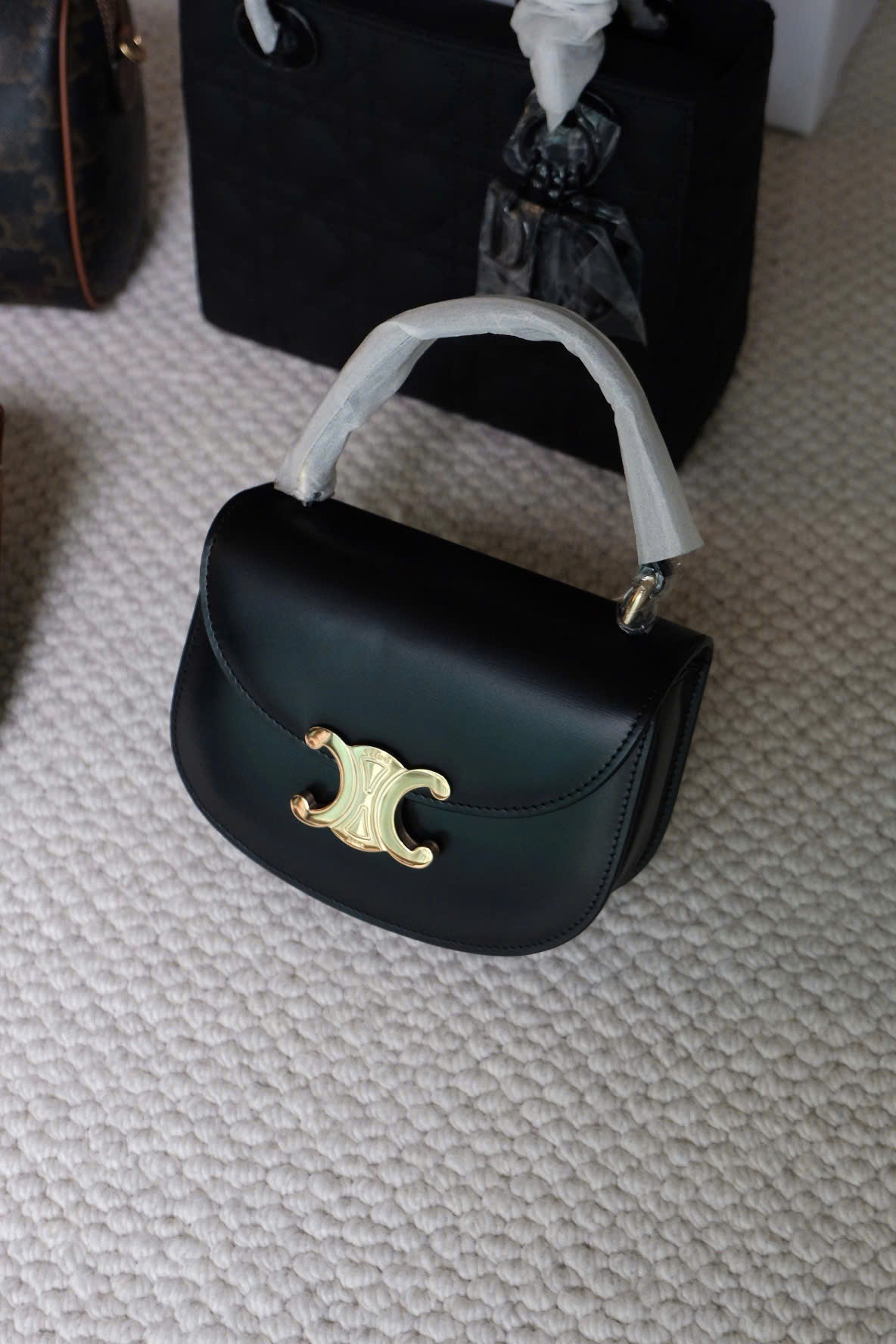 TÚI CELINE MINI BESACE CLEA TRIOMPHE CALFSKIN (BLACK)