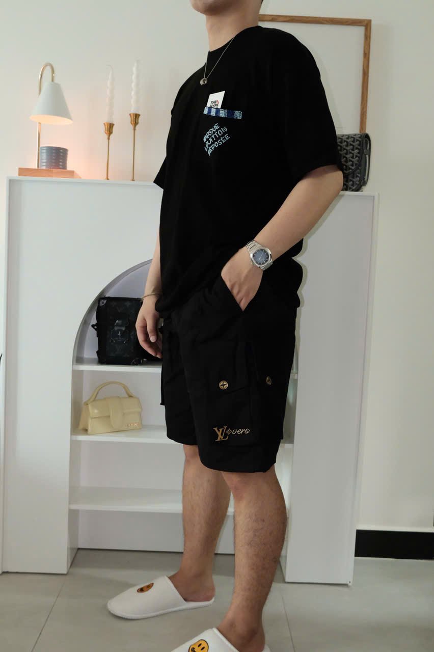 ÁO THUN LOUIS VUITTON LV EMBELLISHED (BLACK)
