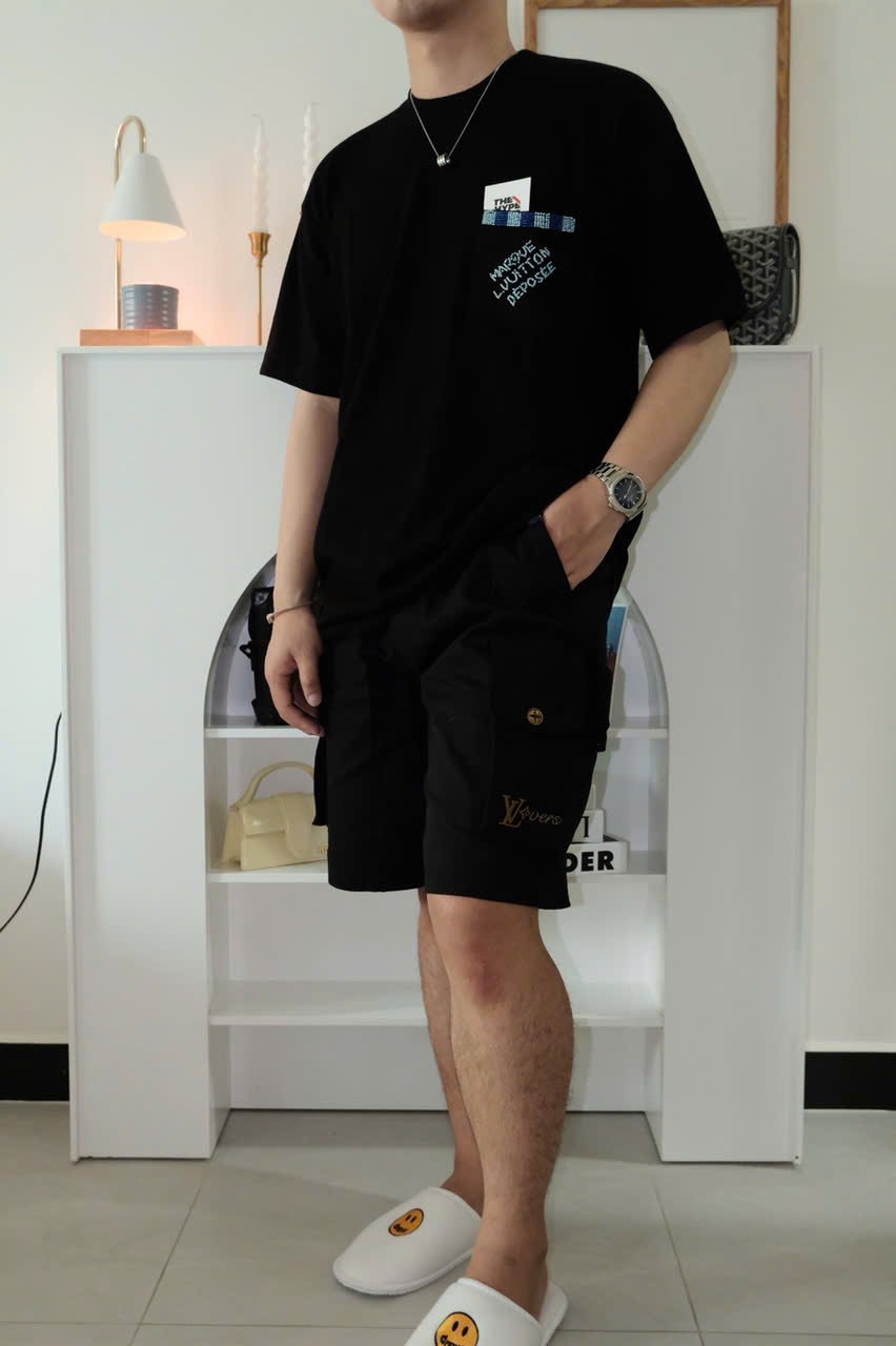 ÁO THUN LOUIS VUITTON LV EMBELLISHED (BLACK)