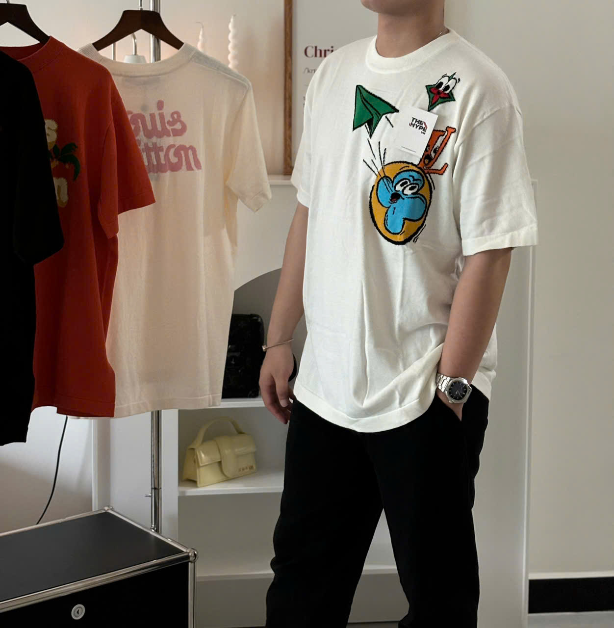 LOUIS VUITTON TEE - Áo LV Monogram Comics Intarsia Short-Sleeved Crewneck (White) [Mirror Quality]