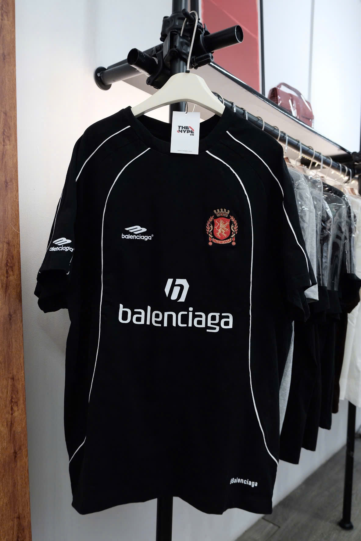 ÁO THUN BALENCIAGA BLCG SOCCER MANCHESTER (BLACK)