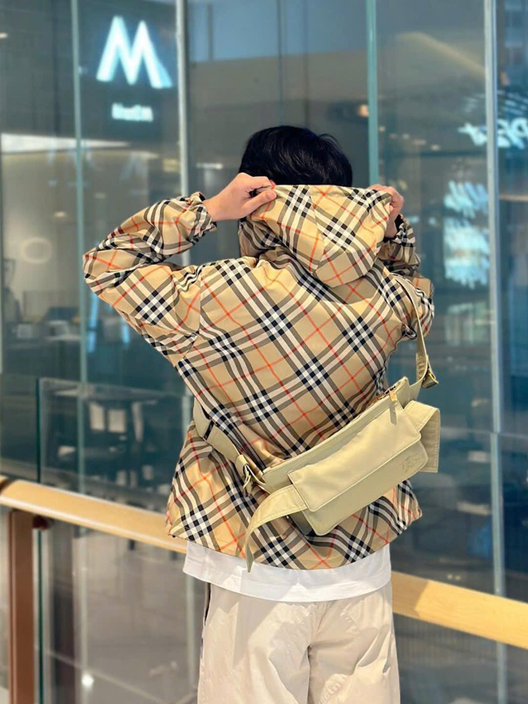 ÁO KHOÁC BURBERRY BBR REVERSIBLE VINTAGE CHECK (BROWN)
