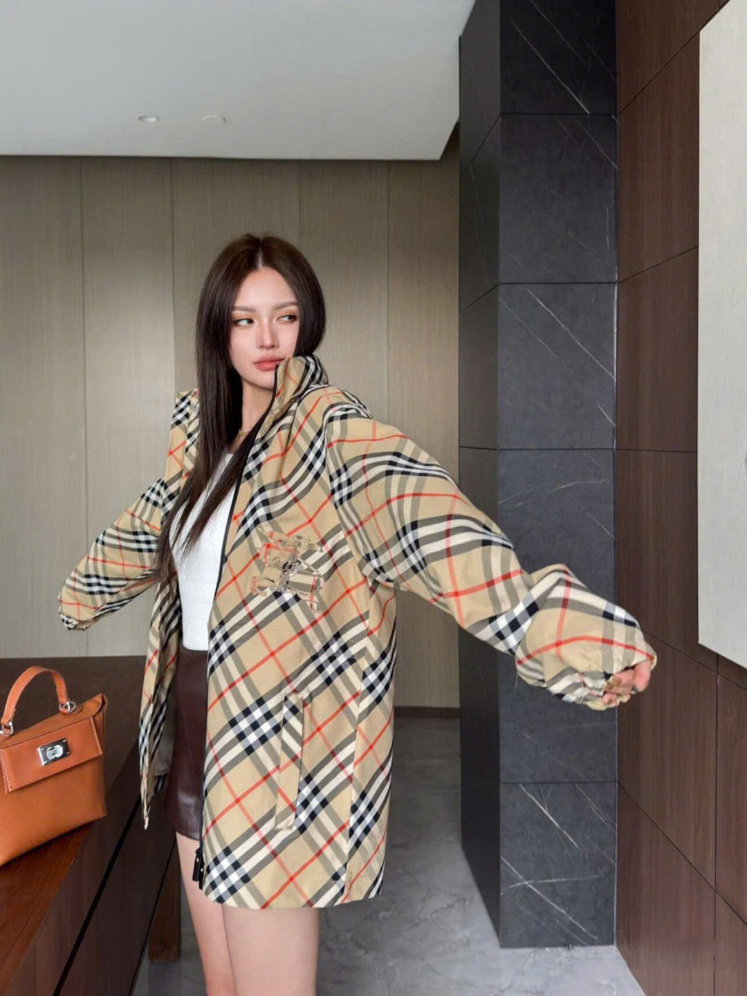 ÁO KHOÁC BURBERRY BBR REVERSIBLE VINTAGE CHECK (BROWN)