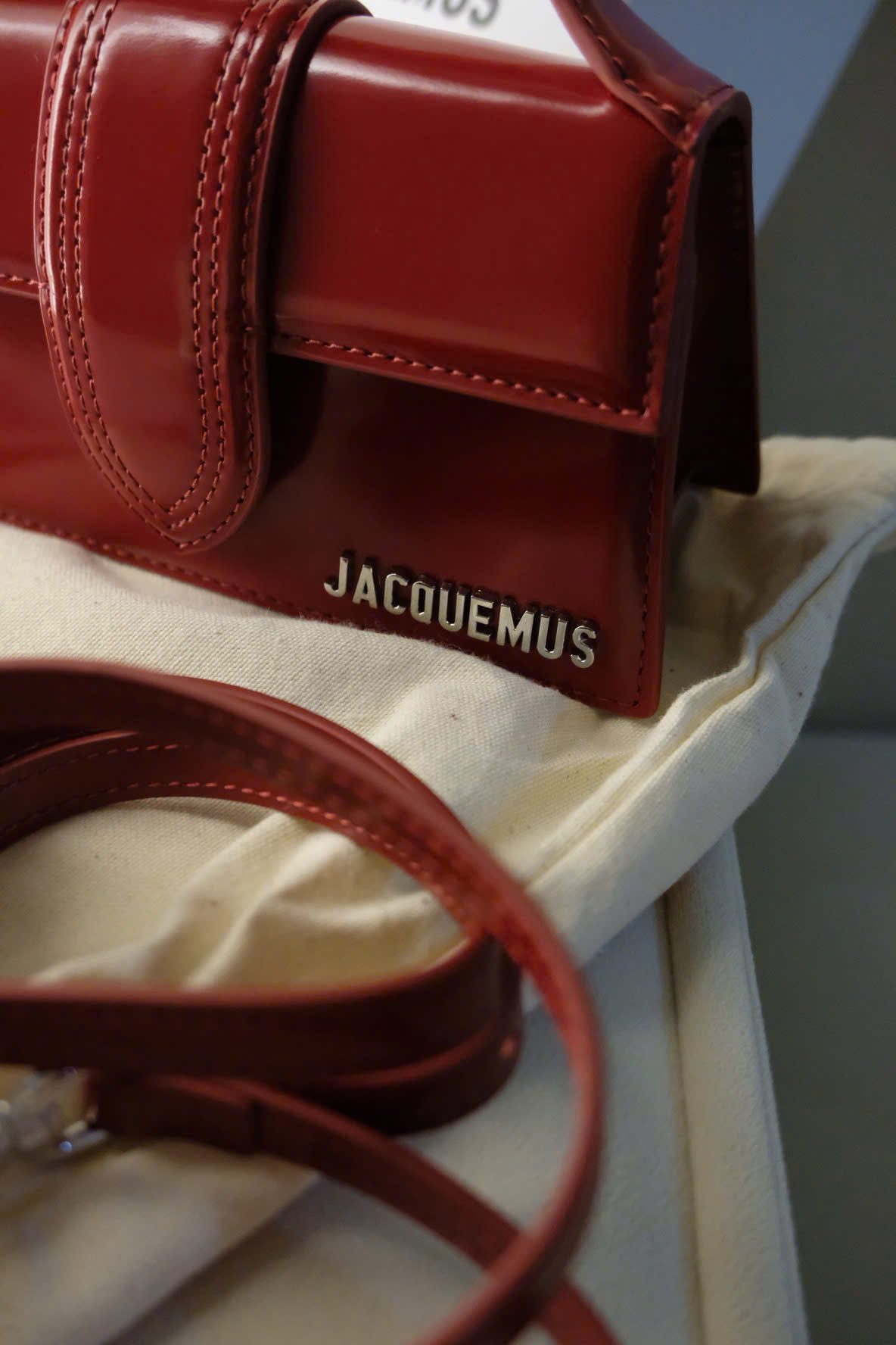 TÚI JACQUEMUS LE BAMBINO LONG (RED CHERRY)