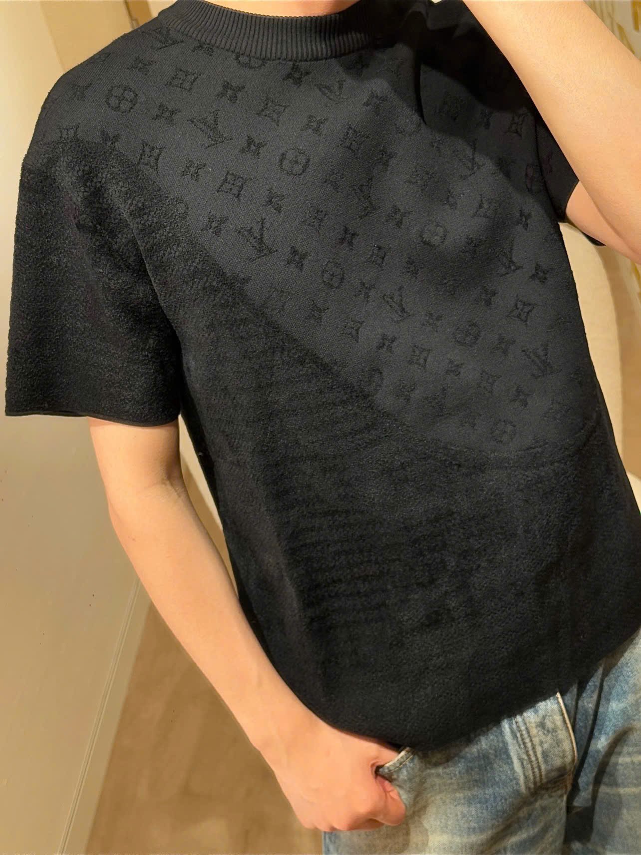 ÁO THUN LOUIS VUITTON LV GRAPHIC JACQUARD 2025 (BLACK)