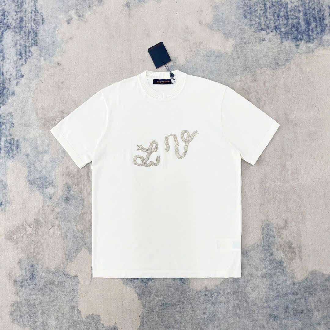 ÁO THUN LOUIS VUITTON LV EMBELLISHED SNAKE RIBBON (CREAM)