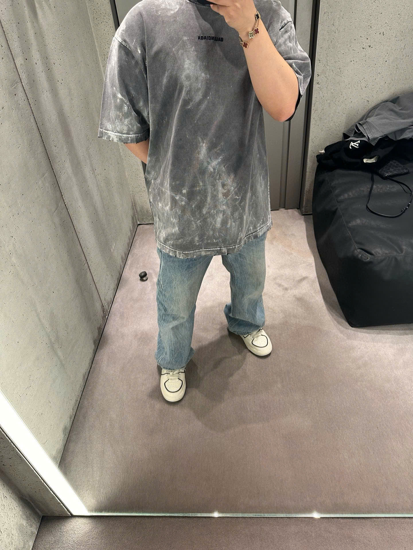 ÁO THUN BALENCIAGA BLCG FADED EFFECT (GREY)