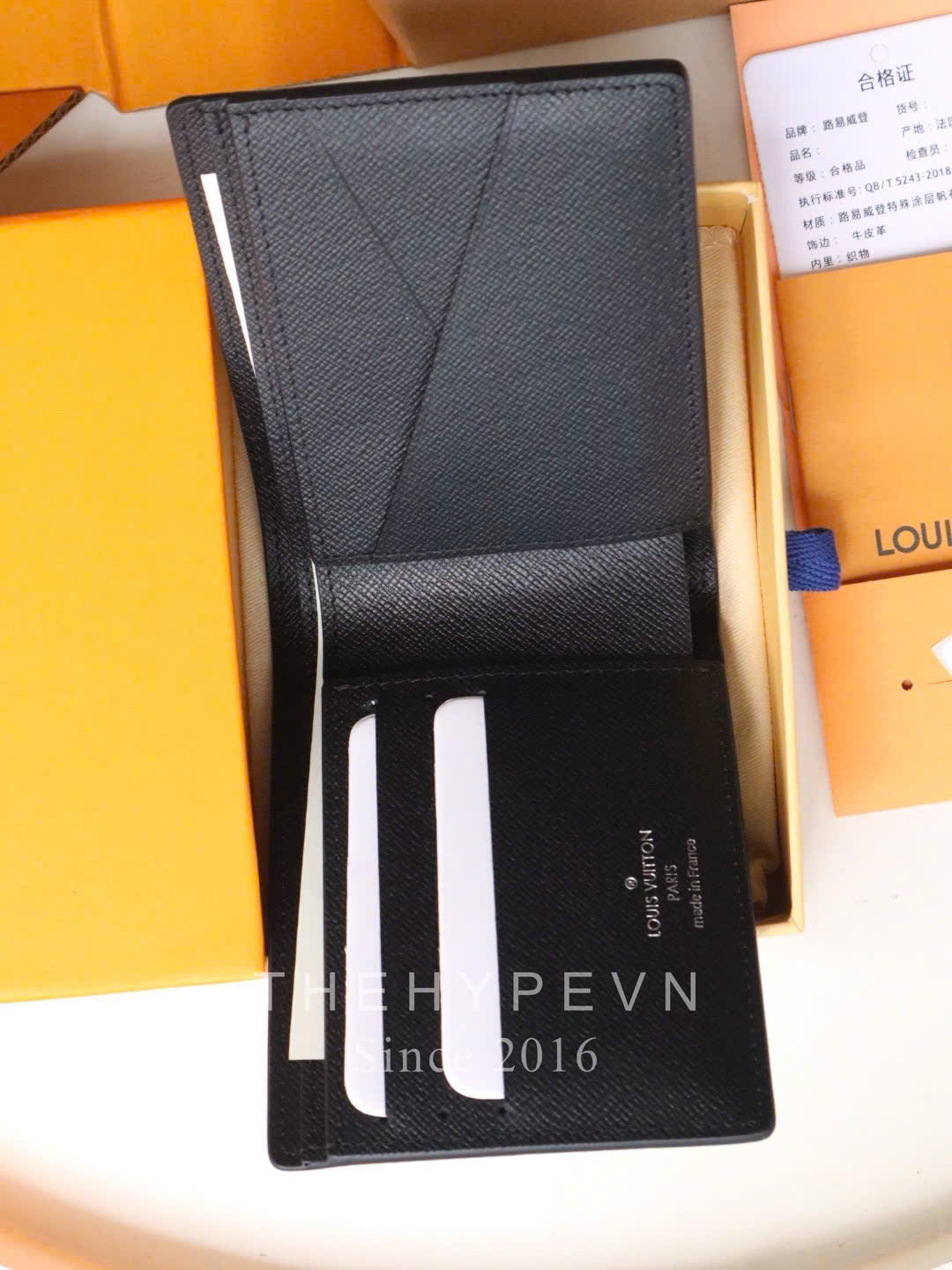 VÍ NGẮN LOUIS VUITTON LV TAIGA (BLACK)