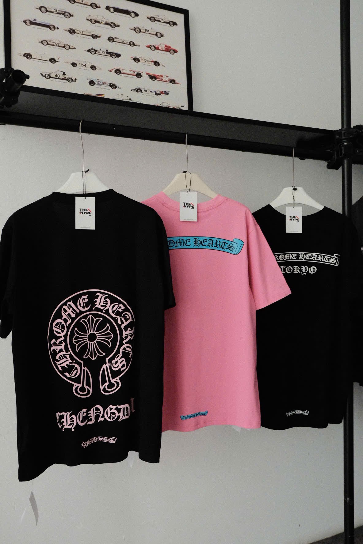ÁO THUN CHROME HEARTS CH TOKYO VERTICAL LOGO (BLACK)