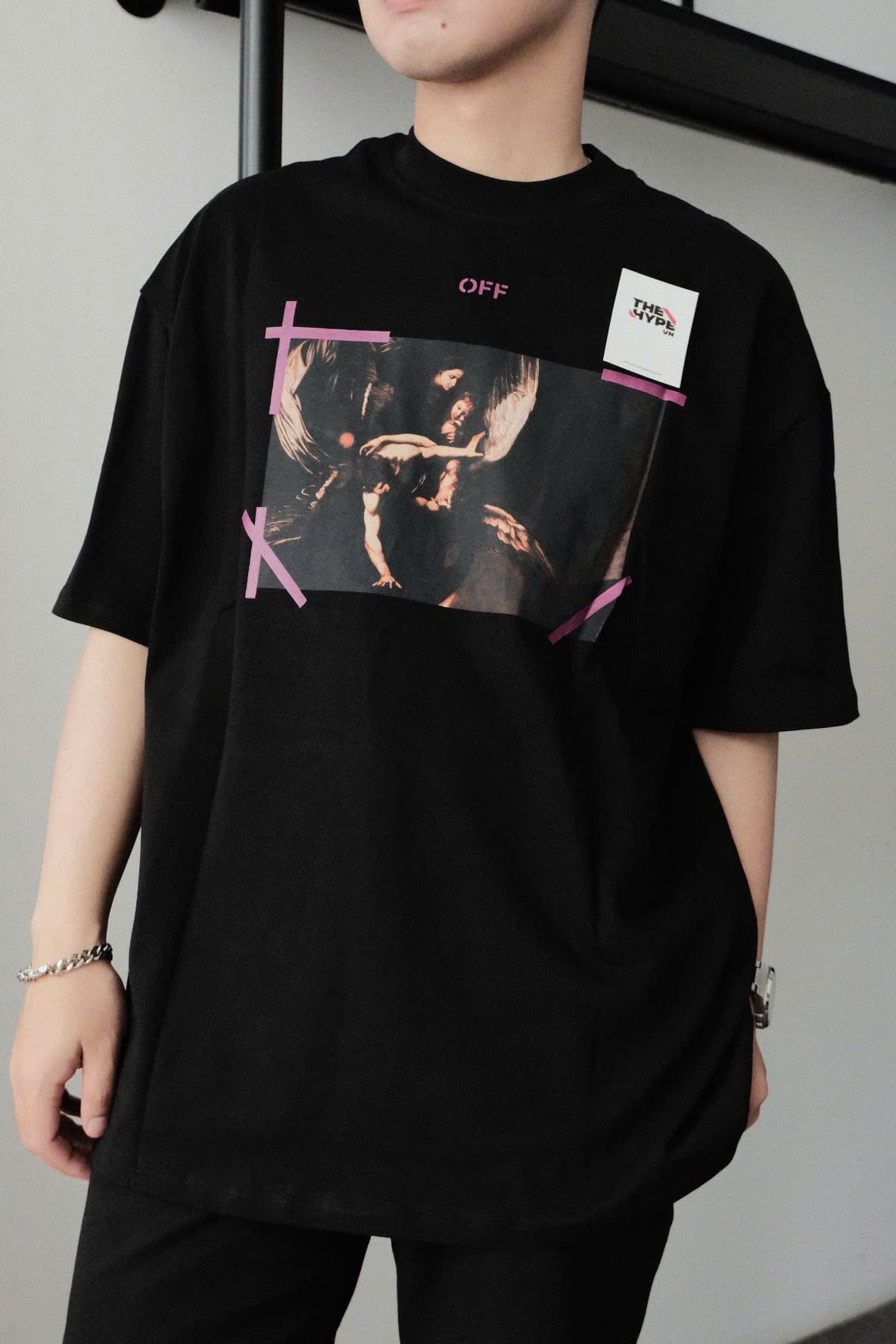 Áo Thun Off-White Arrow Caravaggio Mercy Purple Line (Black) [Mirror Quality]