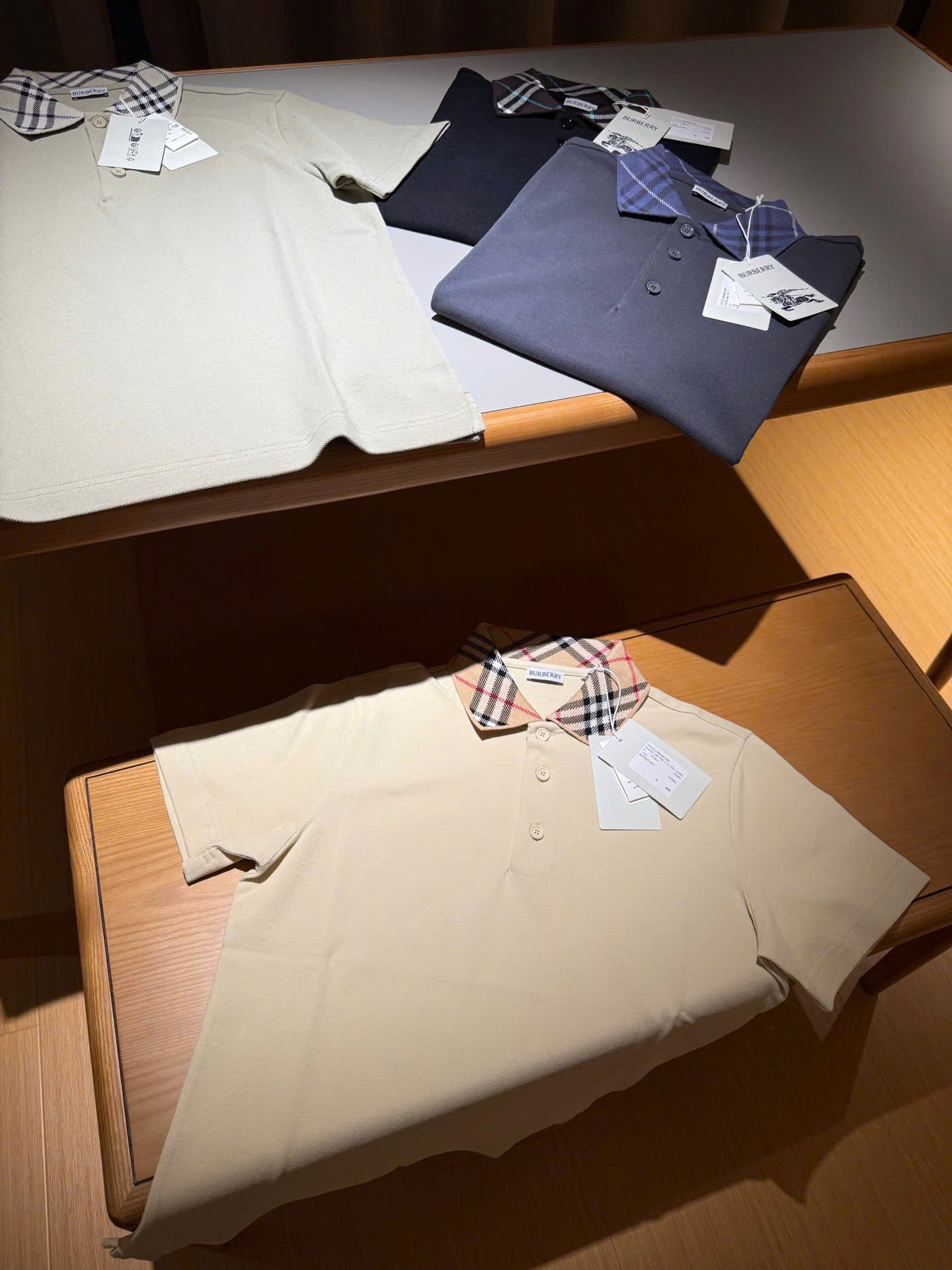 ÁO POLO BURBERRY BBR WOVEN COLLAR (NEUTRAL)