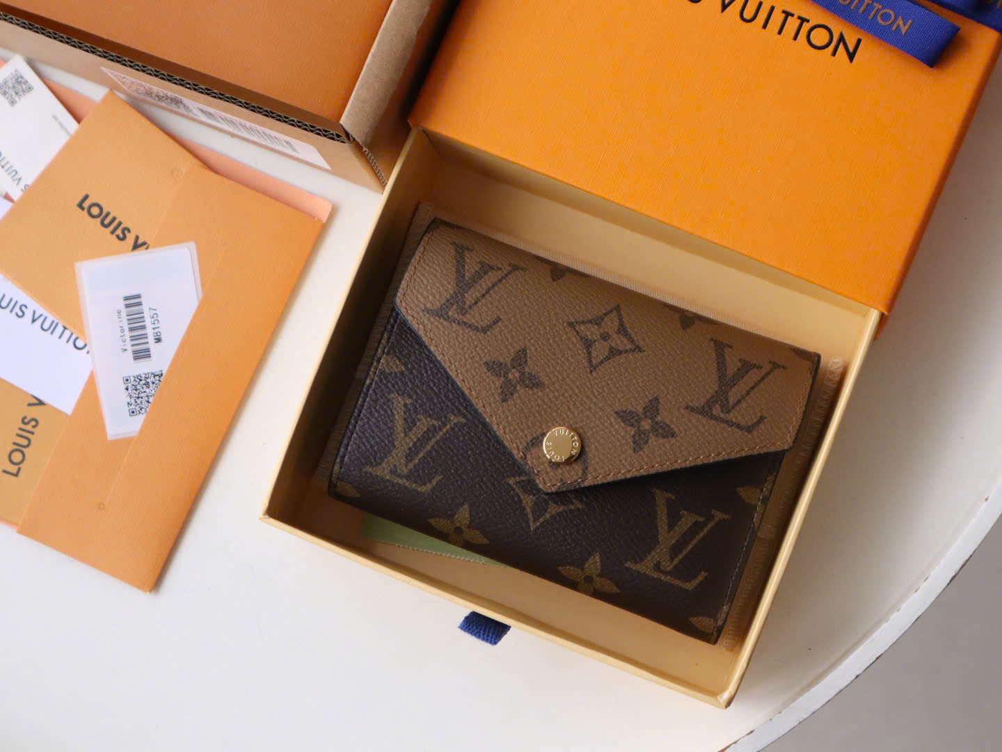VÍ GẬP LOUIS VUITTON LV MONOGRAM REVERSE VICTORINE