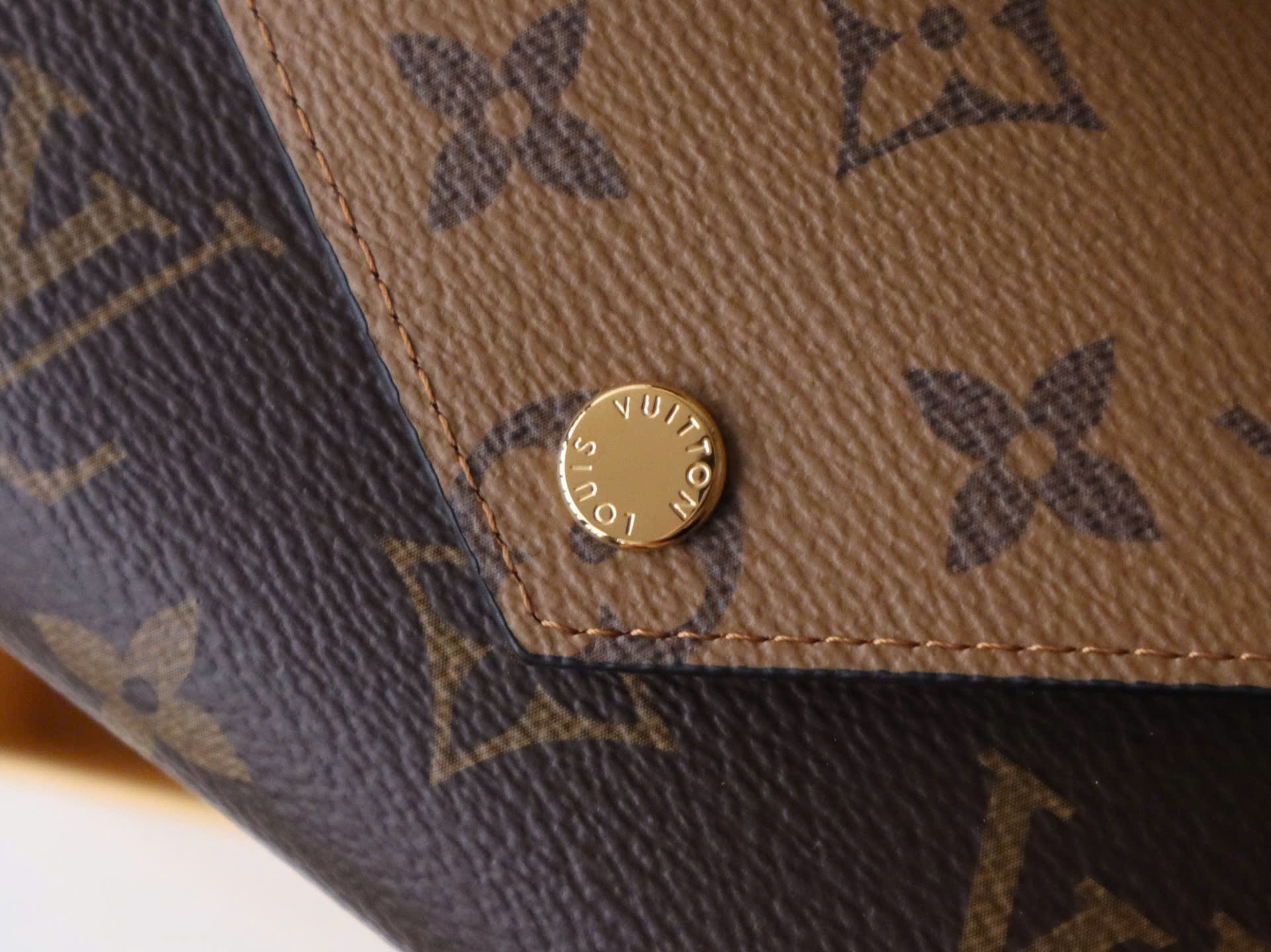 VÍ GẬP LOUIS VUITTON LV MONOGRAM REVERSE VICTORINE